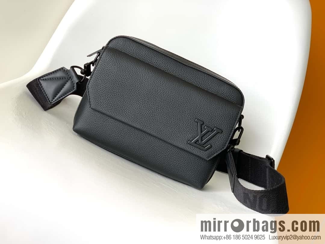 LV M22482 FASTLINE messenger bag
