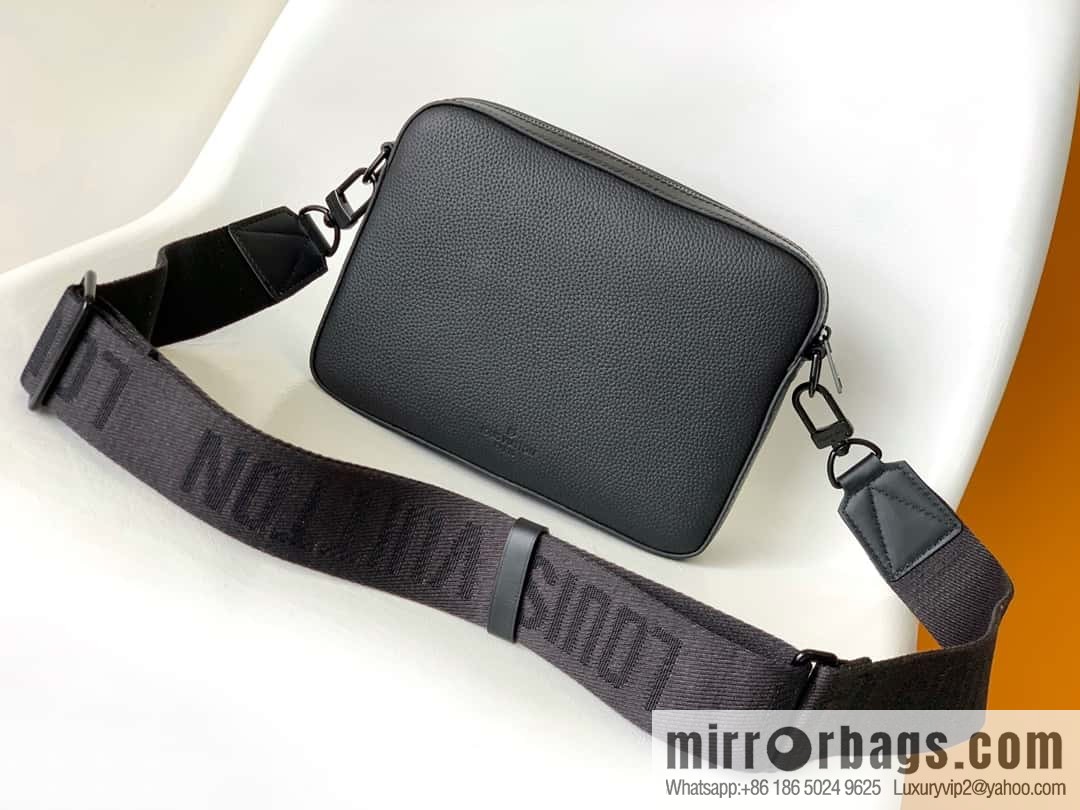 LV M22482 FASTLINE messenger bag