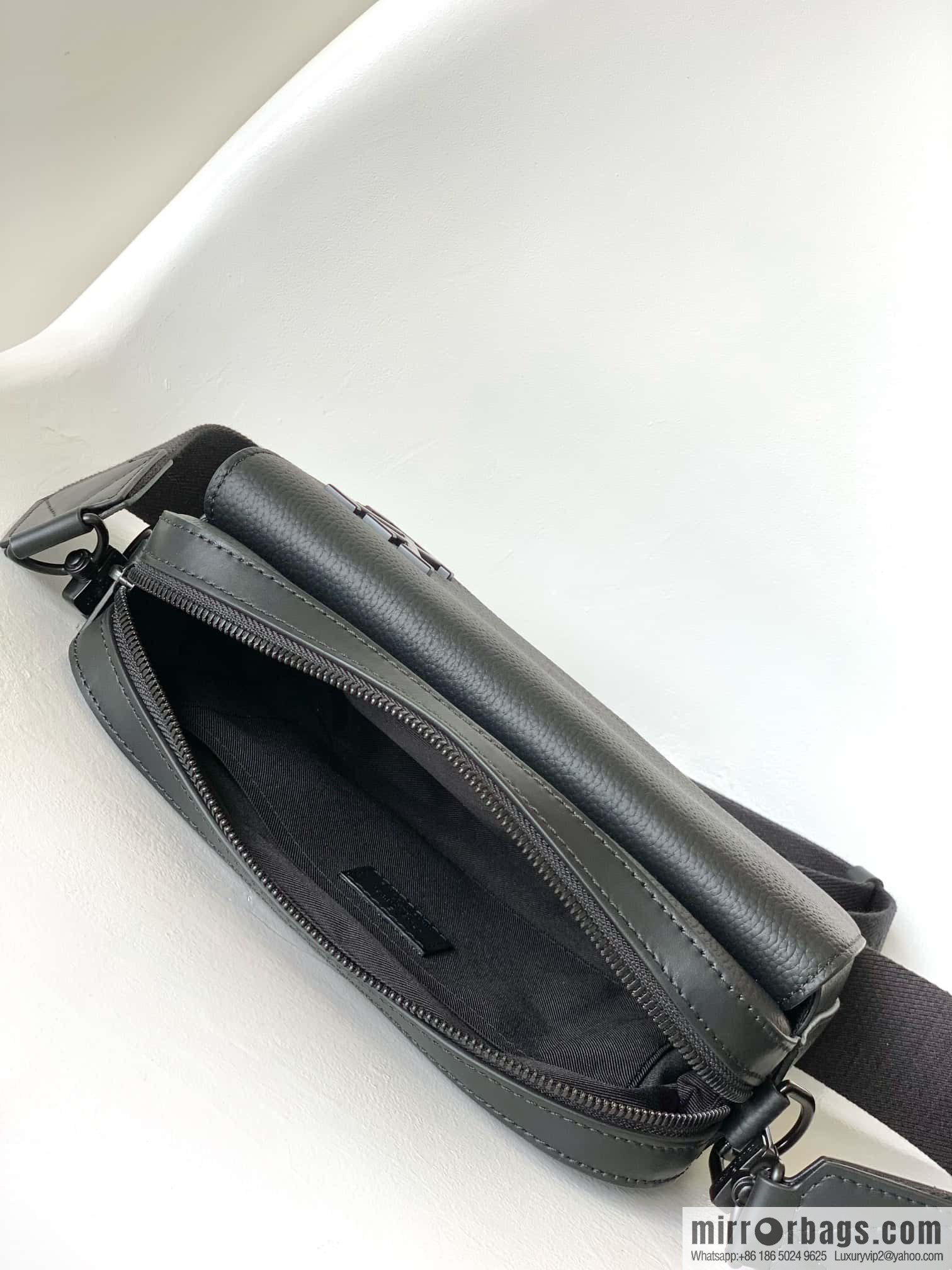 LV M22482 FASTLINE messenger bag