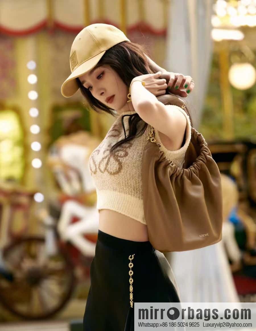 LOEWE Squeezed Underarm Bag 29.5CM Oak Brown
