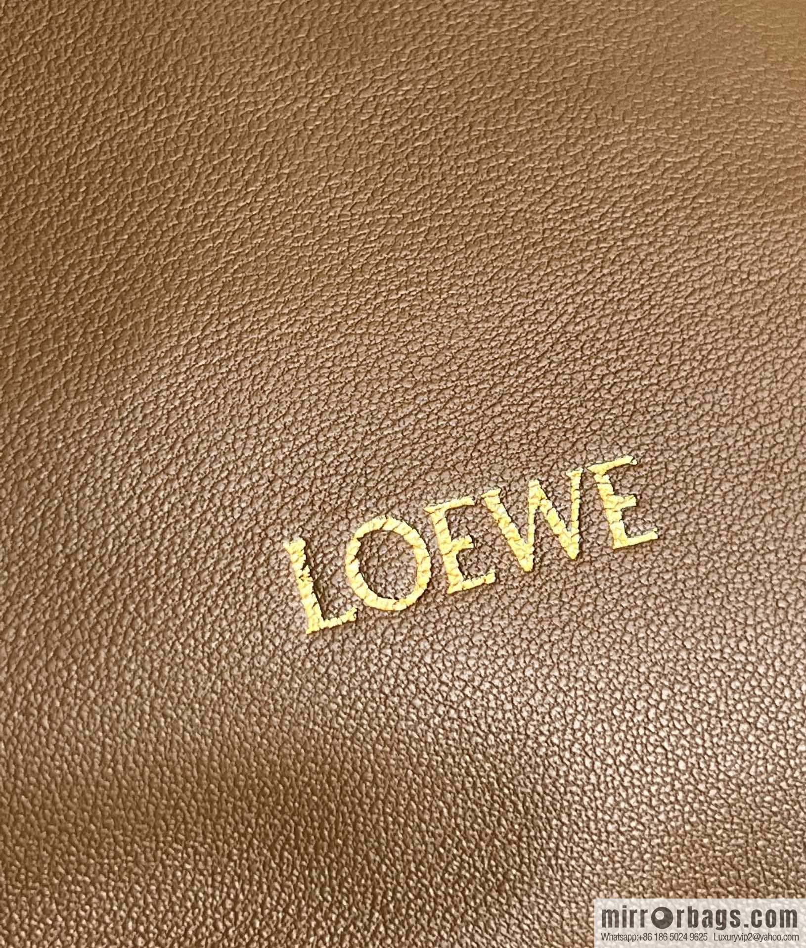 LOEWE Squeezed Underarm Bag 29.5CM Oak Brown