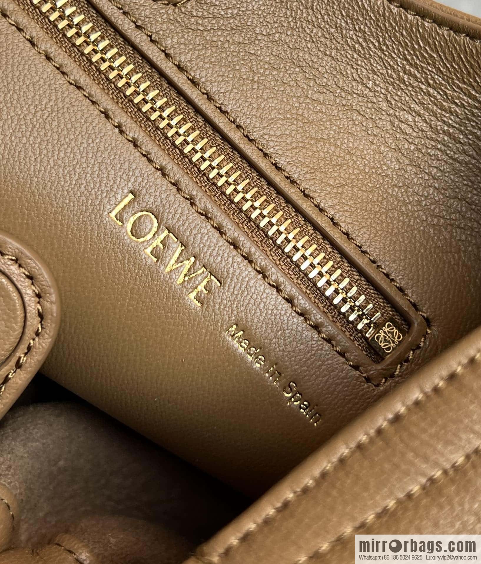 LOEWE Squeezed Underarm Bag 29.5CM Oak Brown