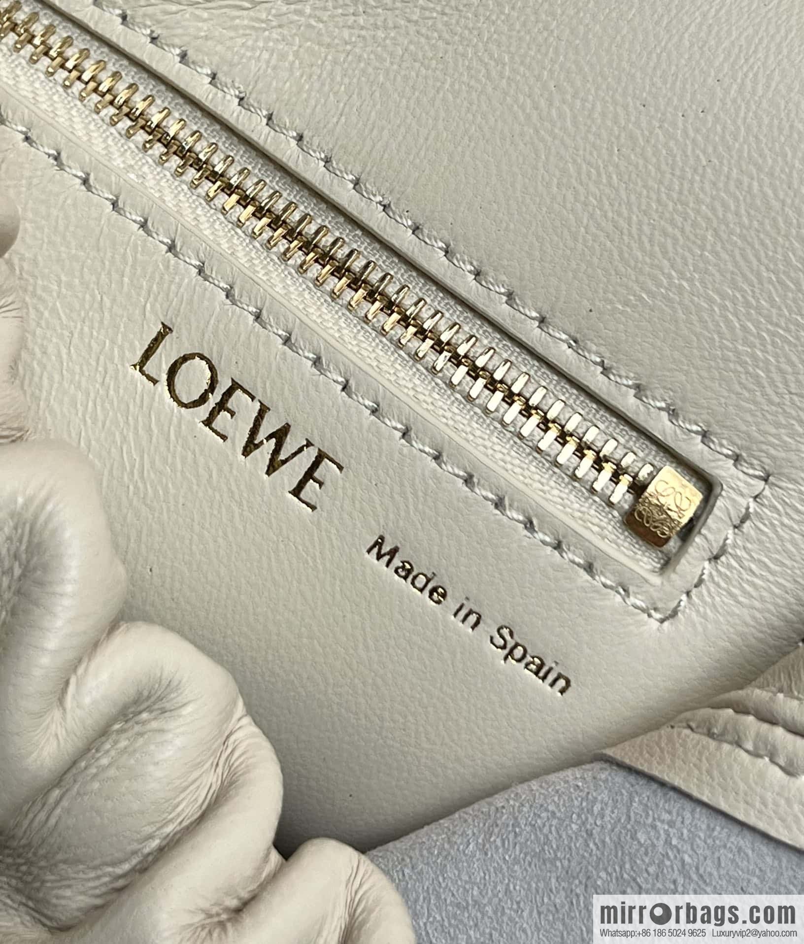 LOEWE Squeezed Underarm Bag 29.5CM White