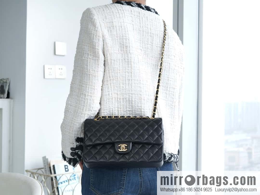 CHANEL 𝗖𝗙 𝗖𝗹𝗮𝘀𝘀𝗶𝗰 𝗙𝗹𝗮𝗽 medium classic mouth cover bag, black sheep gold ⚜️ genuine leather A01112