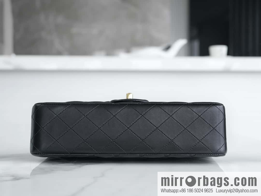 CHANEL 𝗖𝗙 𝗖𝗹𝗮𝘀𝘀𝗶𝗰 𝗙𝗹𝗮𝗽 medium classic mouth cover bag, black sheep gold ⚜️ genuine leather A01112
