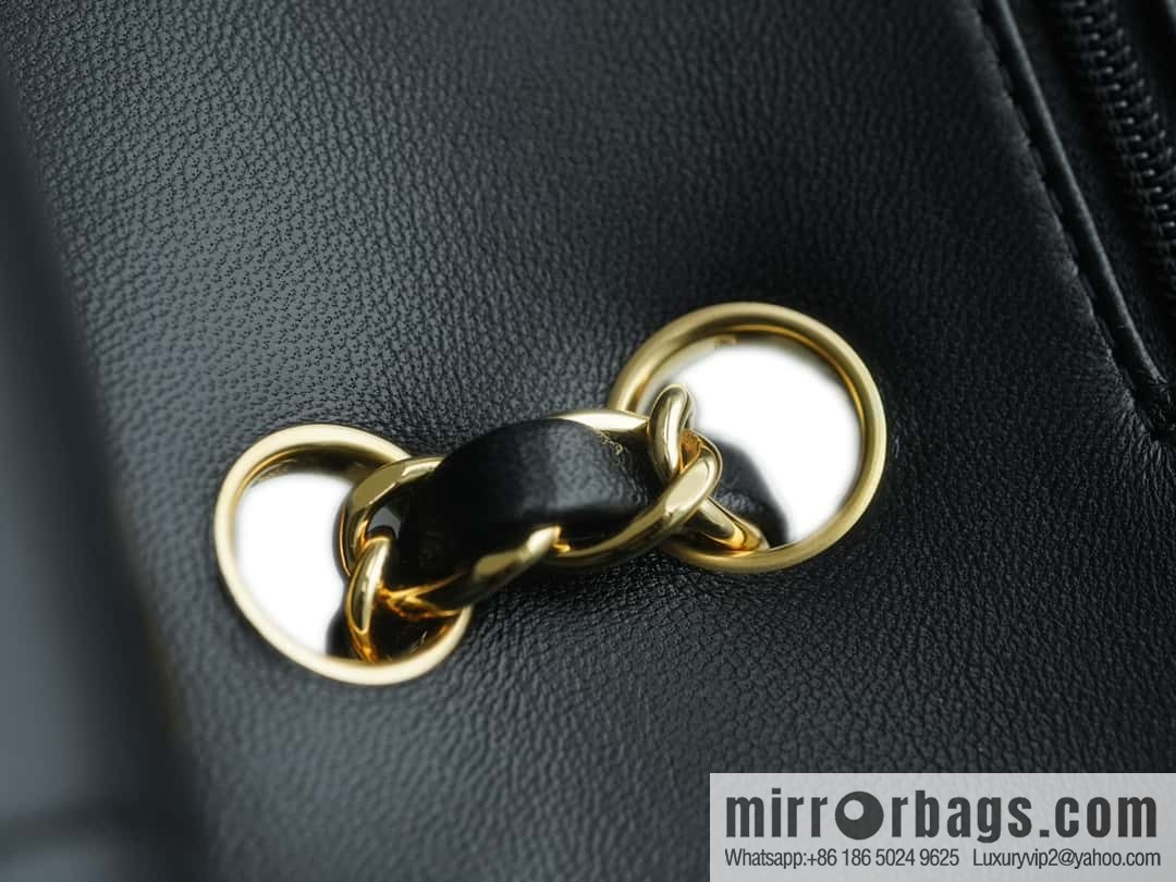 CHANEL 𝗖𝗙 𝗖𝗹𝗮𝘀𝘀𝗶𝗰 𝗙𝗹𝗮𝗽 medium classic mouth cover bag, black sheep gold ⚜️ genuine leather A01112