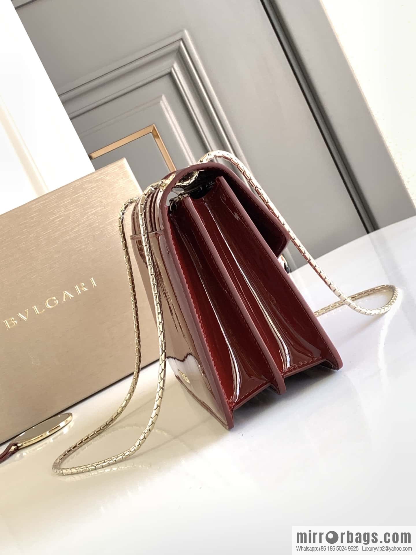BVLGARI Bulgari SERPENTI FOREVER EAST-WEST Series 290323 Burgundy 25CM
