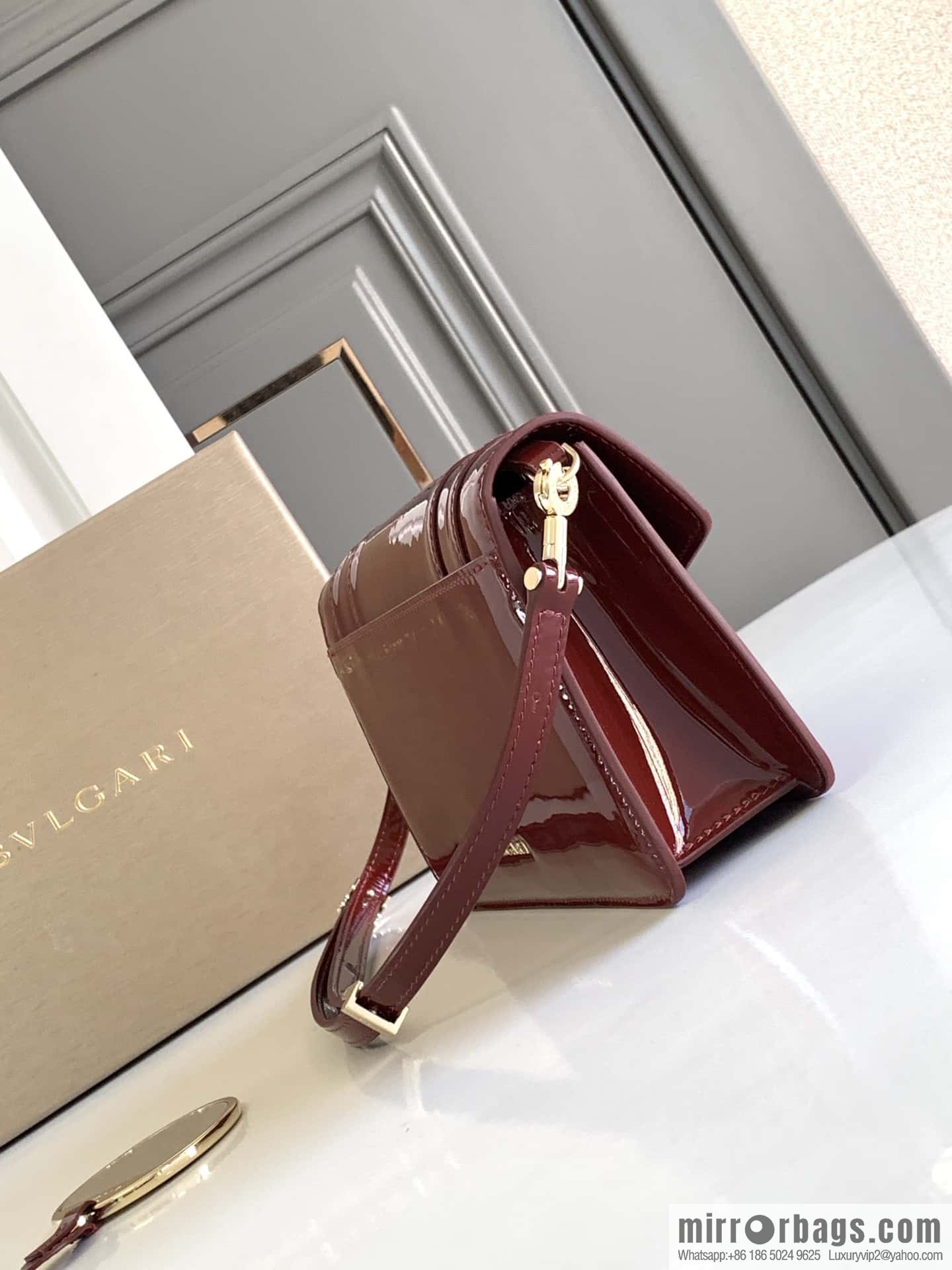 BVLGARI Bulgari SERPENTI FOREVER EAST-WEST Series Small Shoulder Bag 292103 Burgundy 22CM