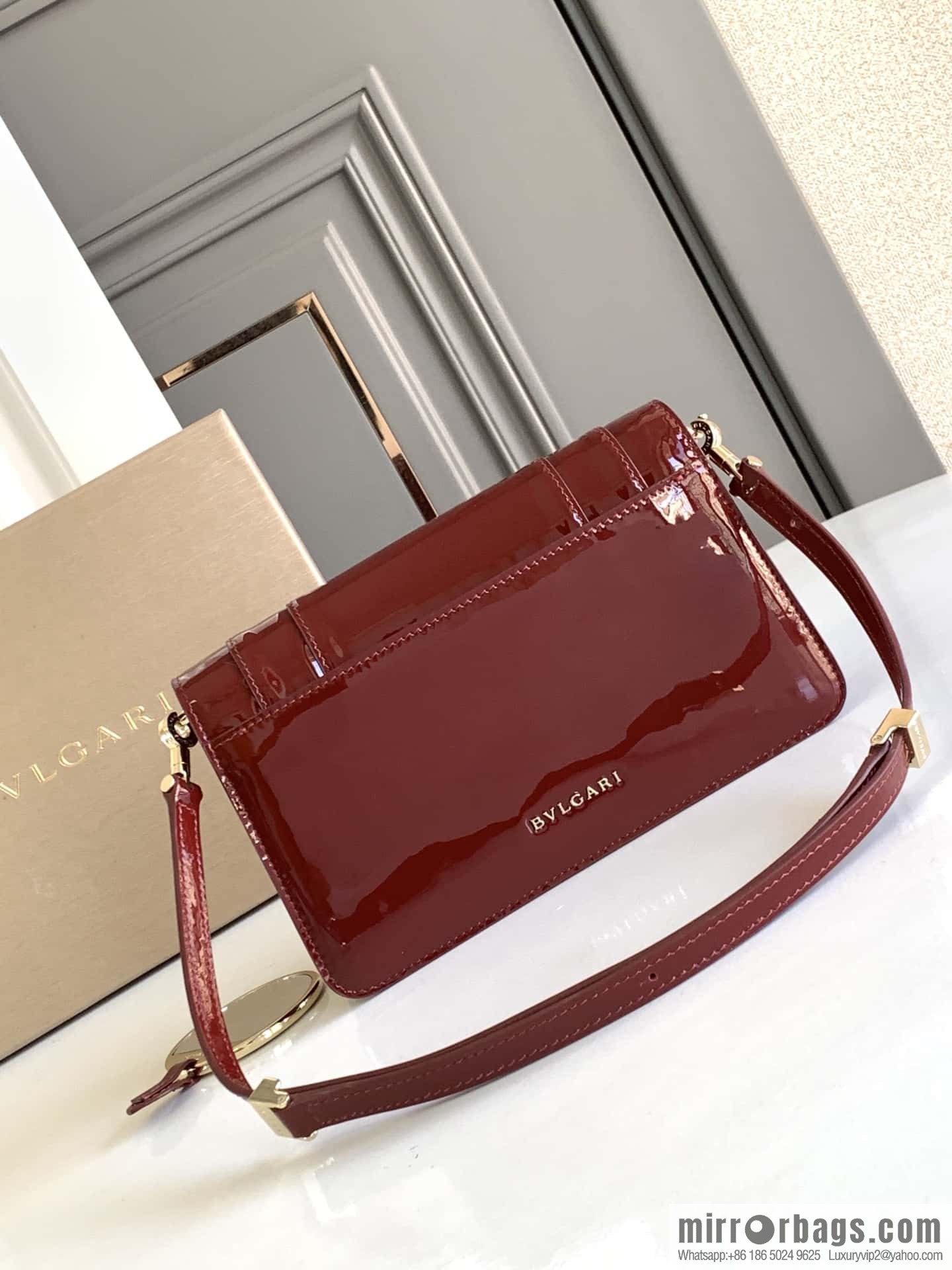 BVLGARI Bulgari SERPENTI FOREVER EAST-WEST Series Small Shoulder Bag 292103 Burgundy 22CM