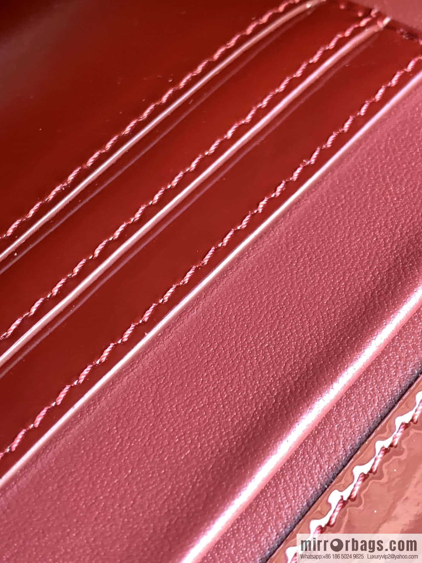 BVLGARI Bulgari SERPENTI FOREVER EAST-WEST Series Small Shoulder Bag 292103 Burgundy 22CM
