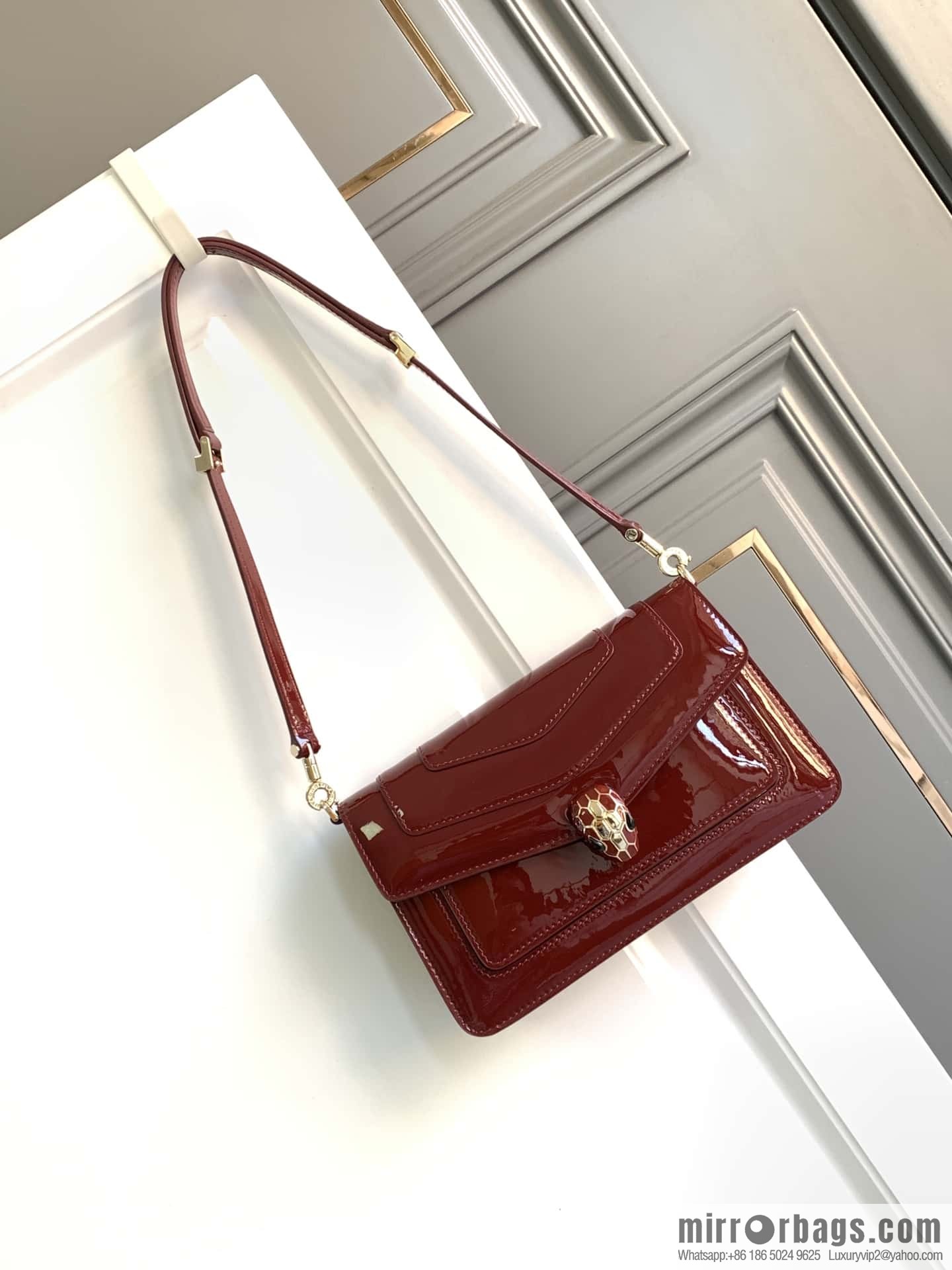 BVLGARI Bulgari SERPENTI FOREVER EAST-WEST Series Small Shoulder Bag 292103 Burgundy 22CM