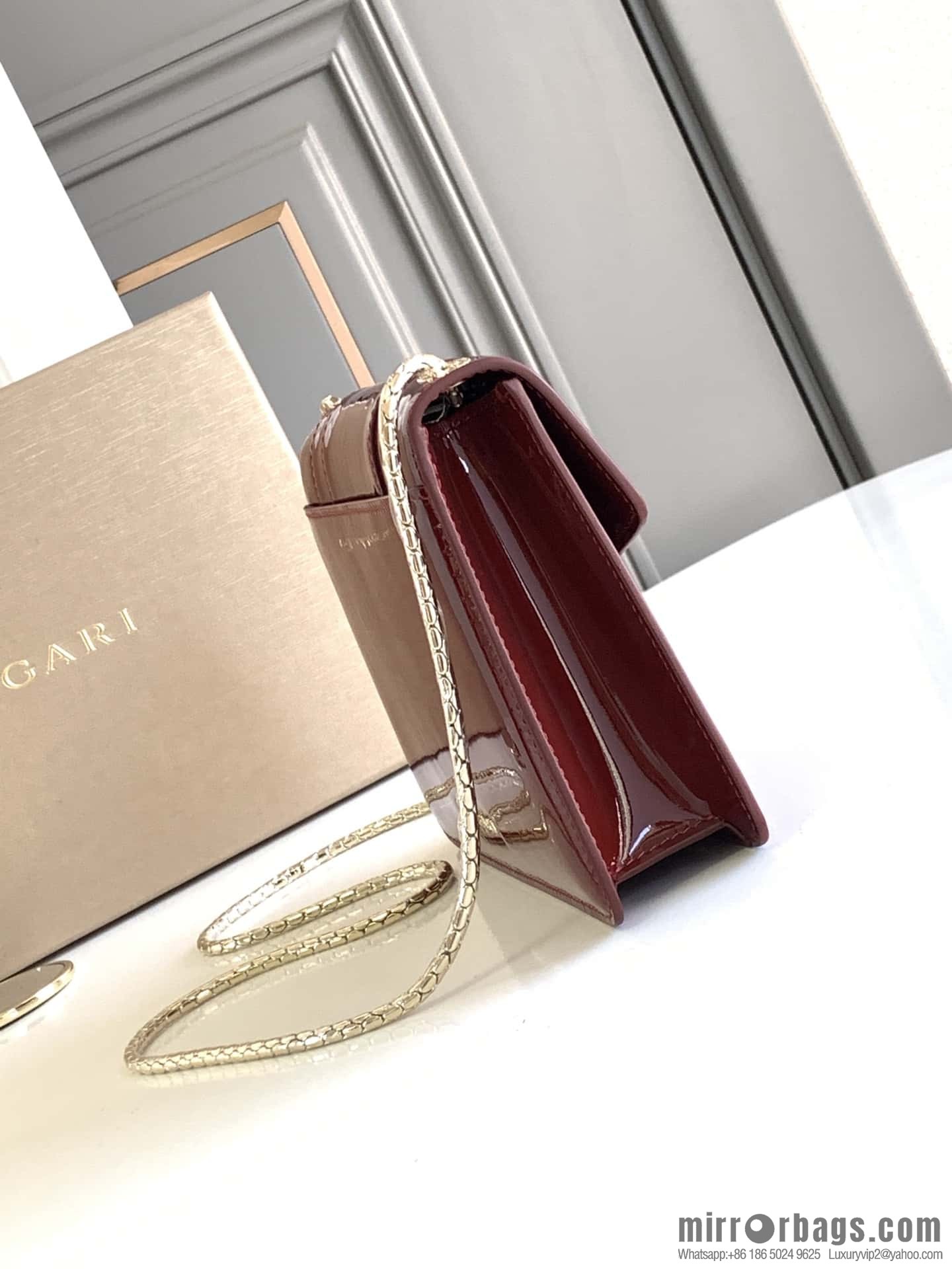 BVLGARI Bulgari SERPENTI FOREVER EAST-WEST Series Small Shoulder Bag 61879 Burgundy 20CM