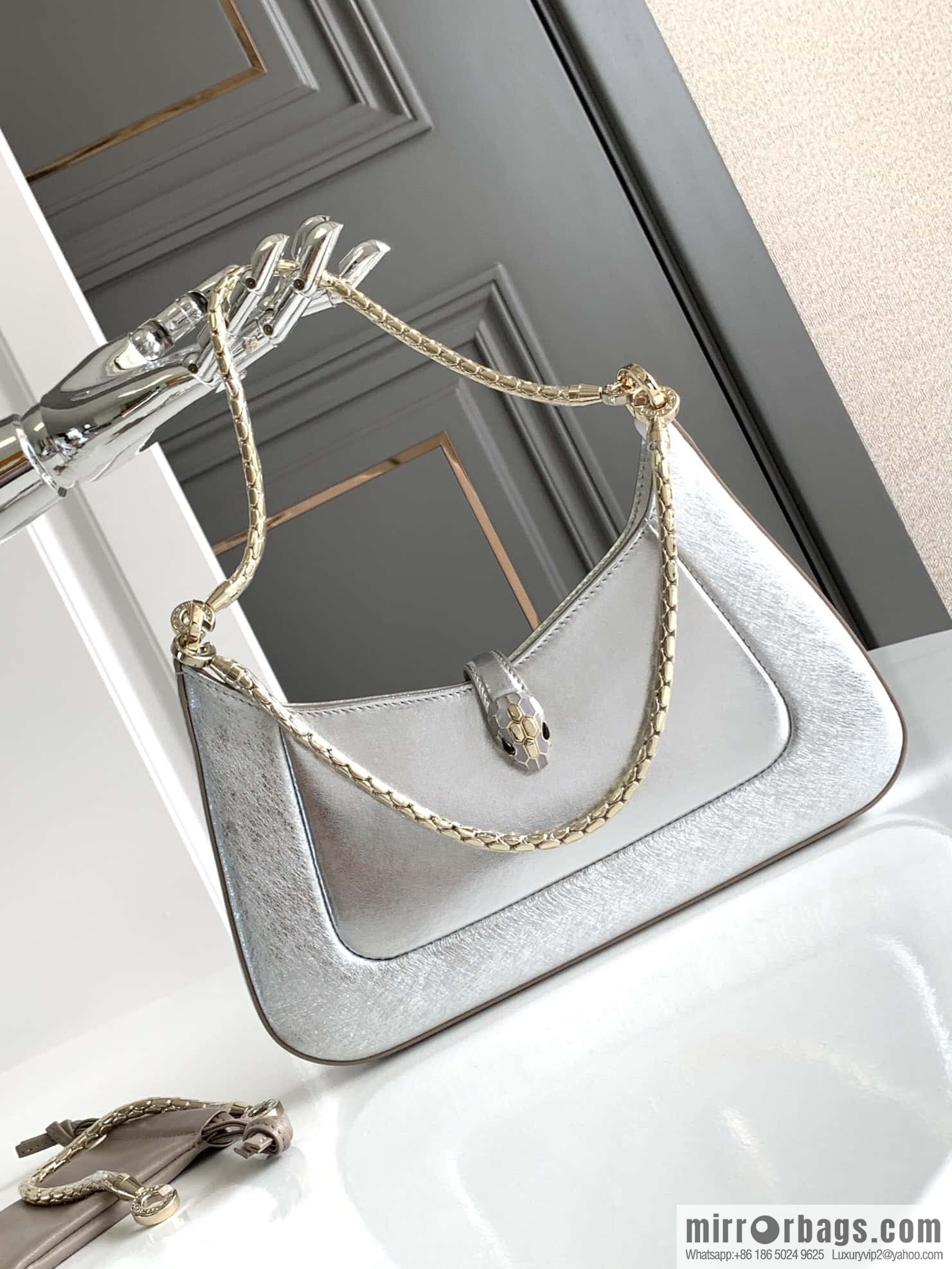 BVLGARI Bulgari SERPENTI BAIA series small shoulder bag 293208 silver 27.5CM