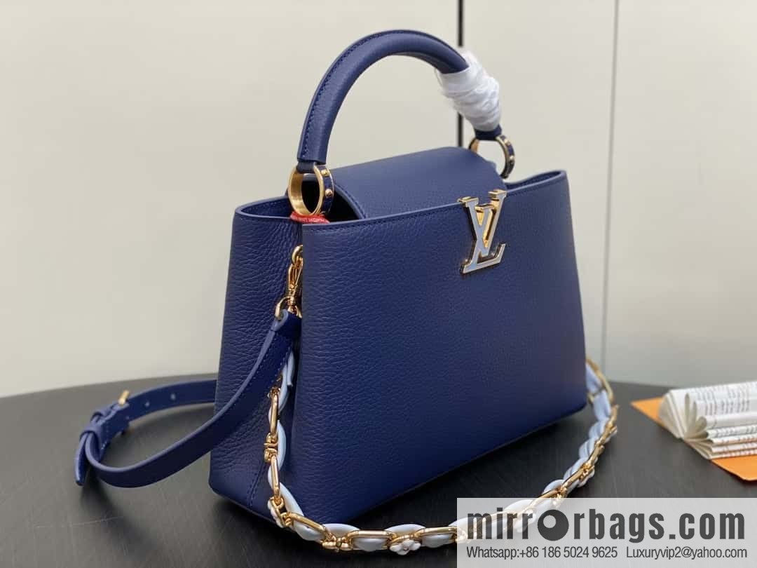 LV M23199 CAPUCINES medium handbag