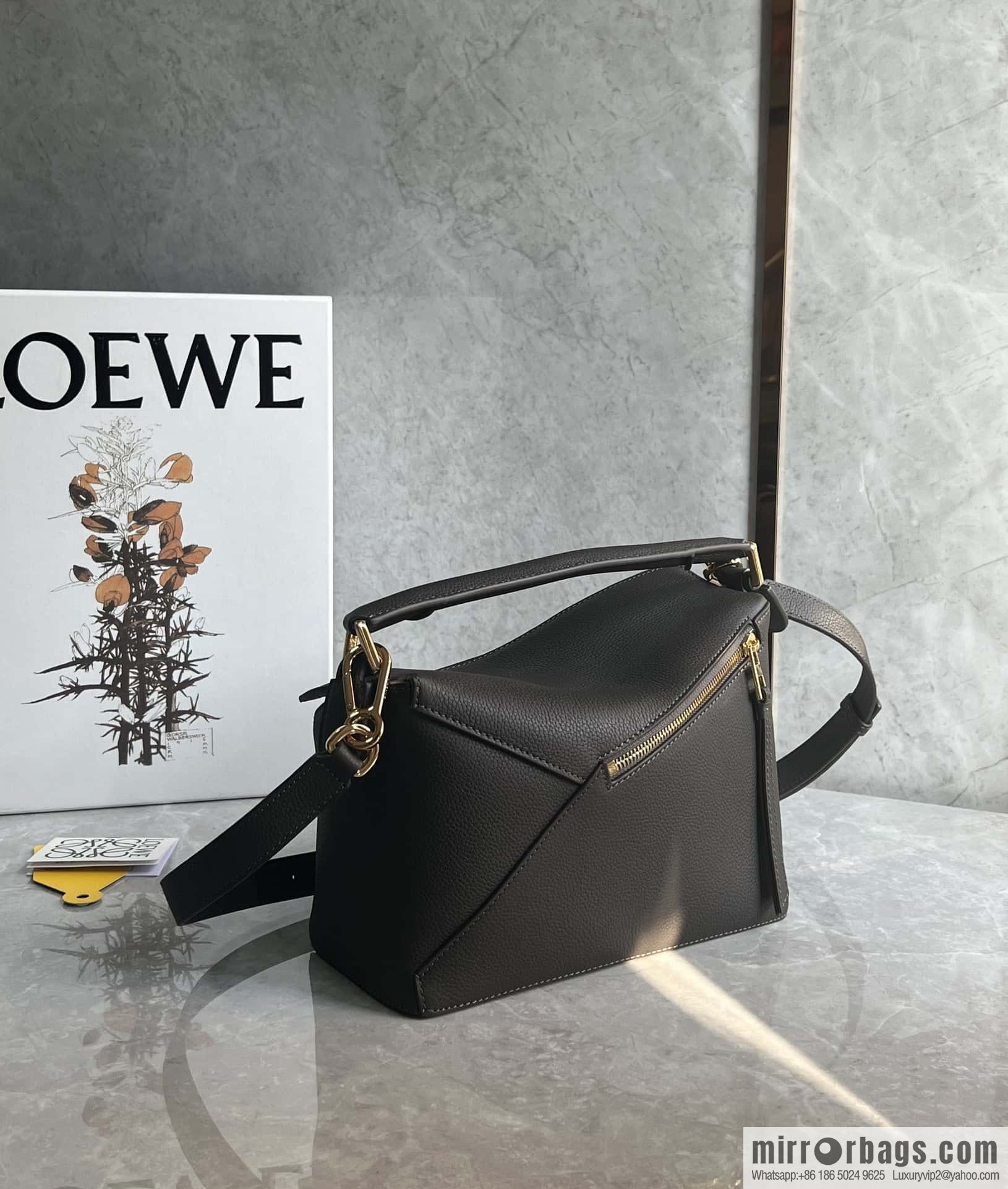 LOEWE puzzle geometric bag 24cm 0681 sand