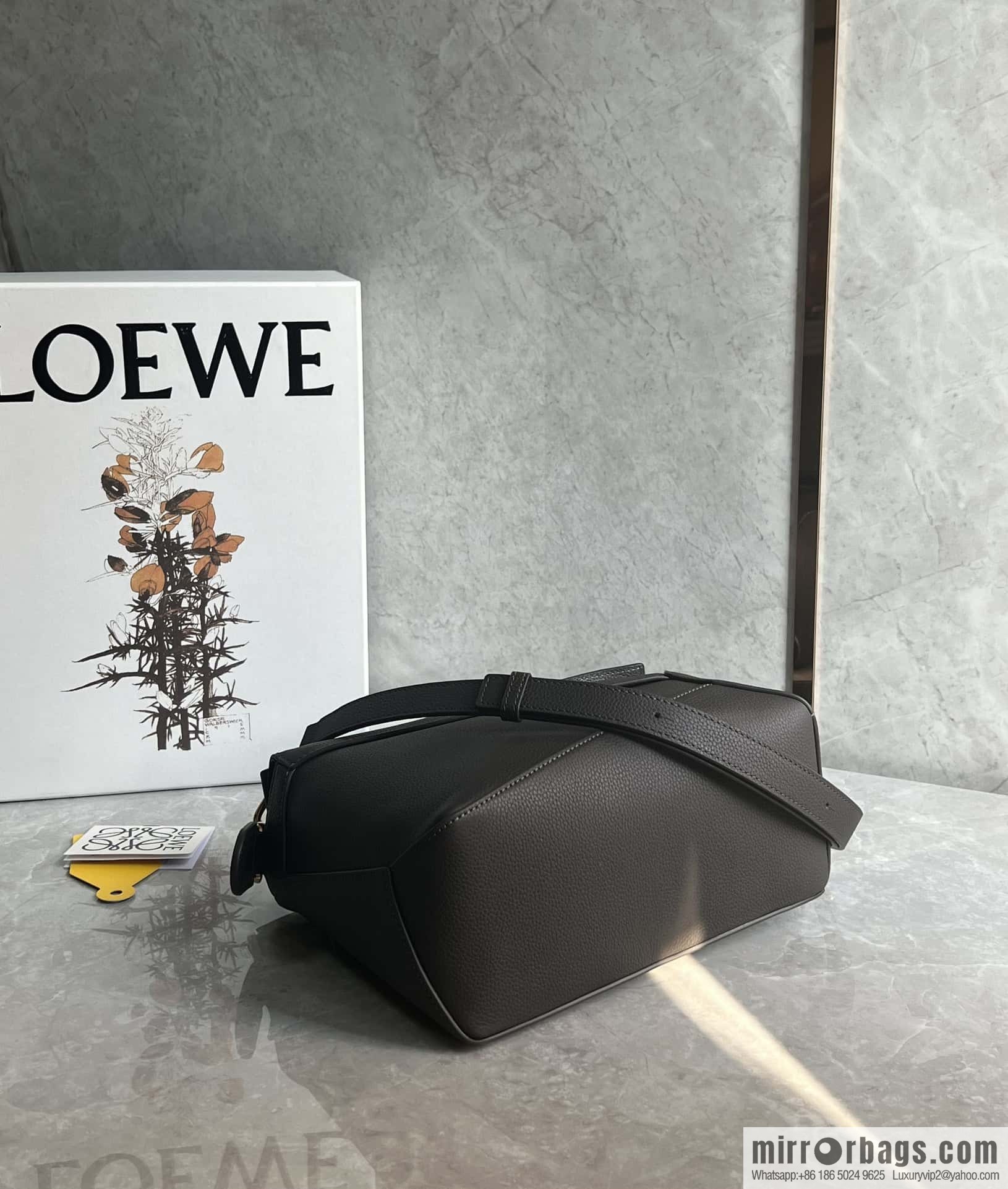 LOEWE puzzle geometric bag 24cm 0681 sand