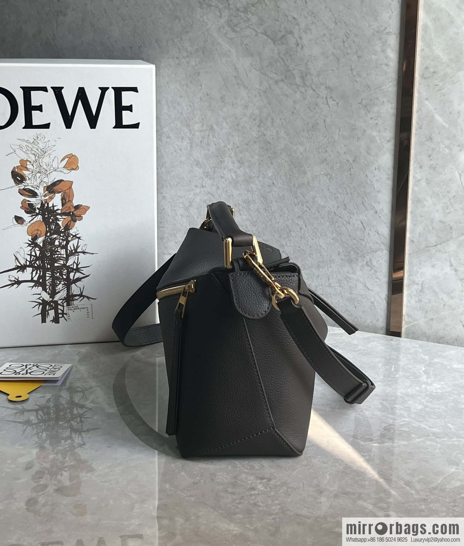 LOEWE puzzle geometric bag 24cm 0681 sand