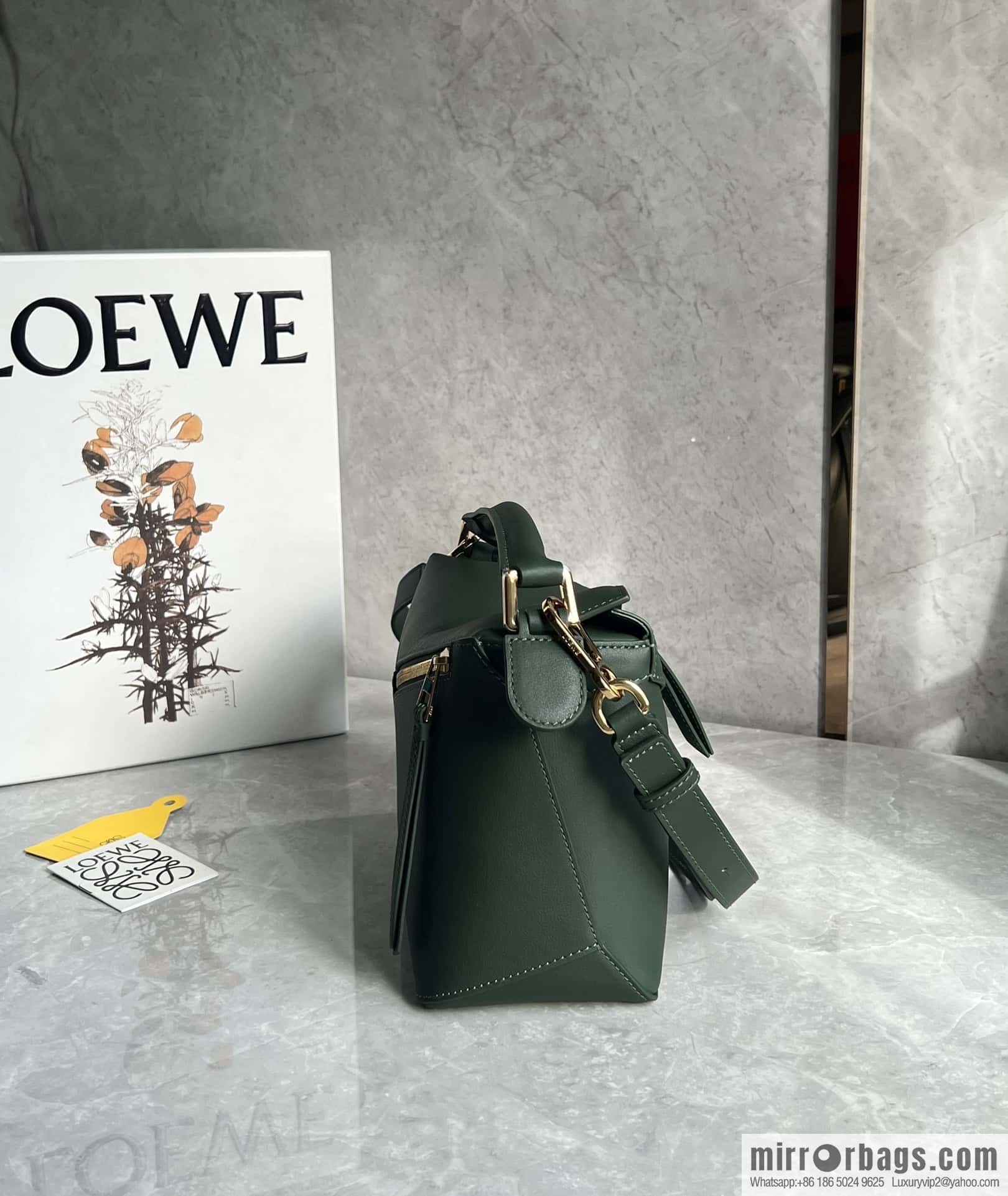 LOEWE puzzle geometric bag 24cm 0681 premium green