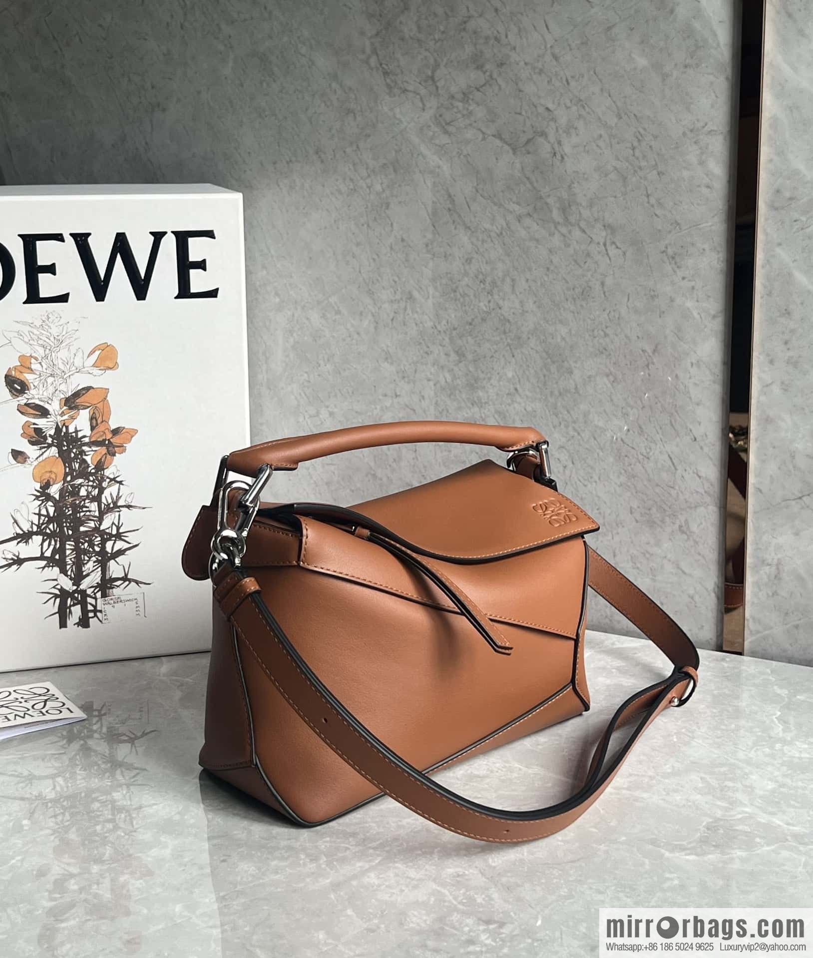 LOEWE puzzle geometric pack 24cm 0681 caramel brown