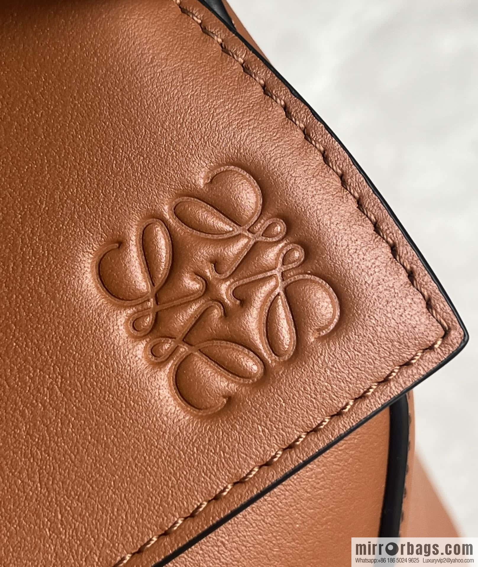 LOEWE puzzle geometric pack 24cm 0681 caramel brown