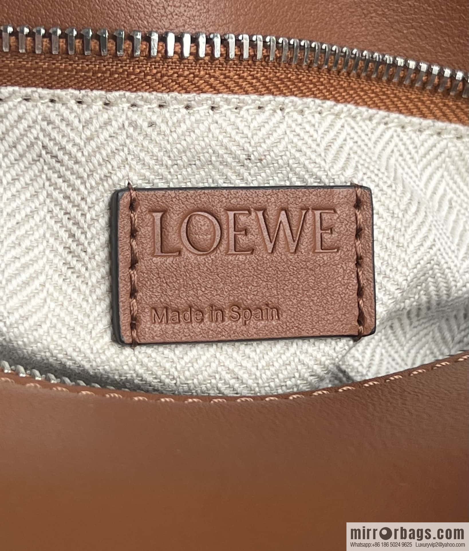 LOEWE puzzle geometric pack 24cm 0681 caramel brown