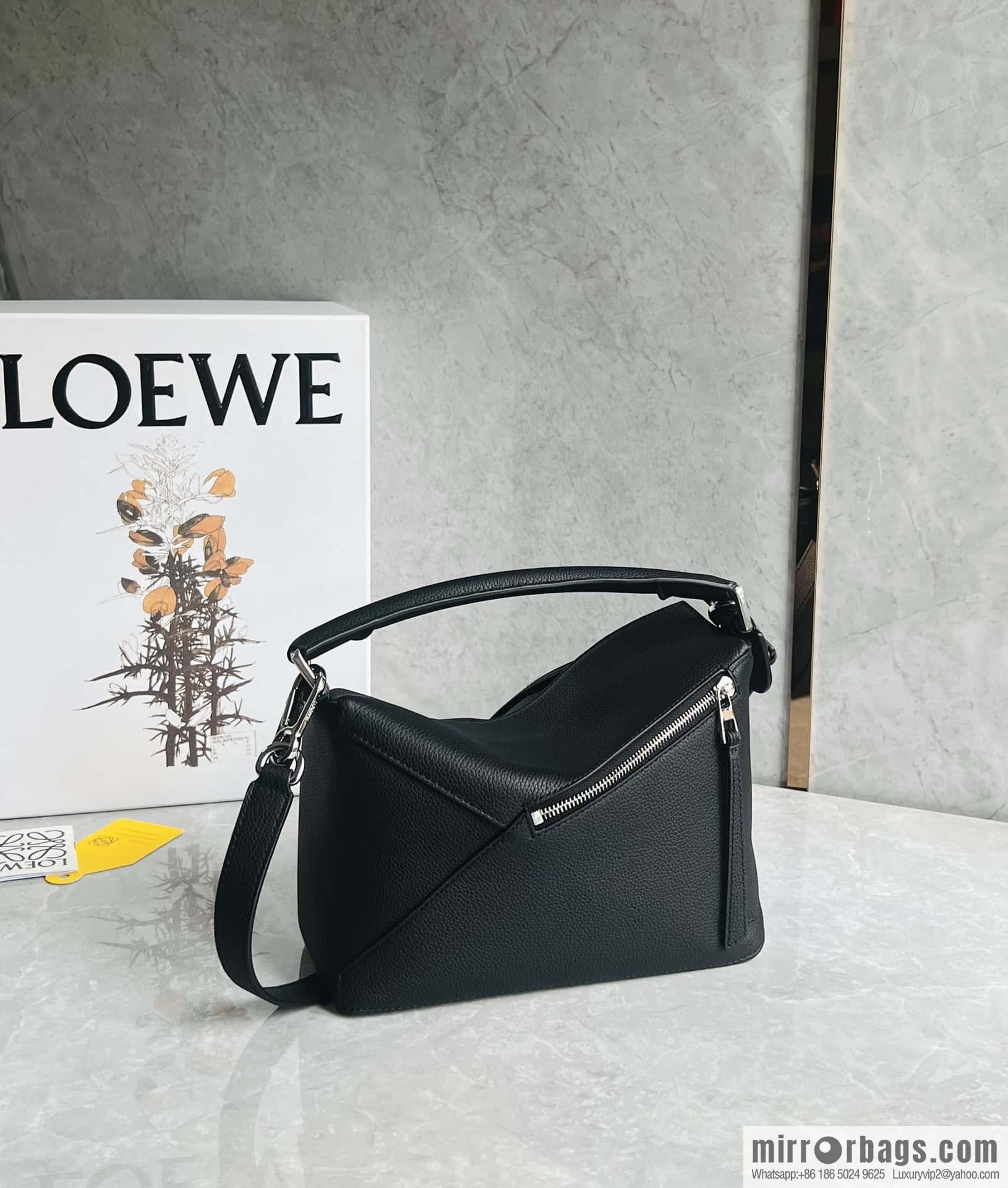 LOEWE puzzle geometric bag 24cm 0681 black