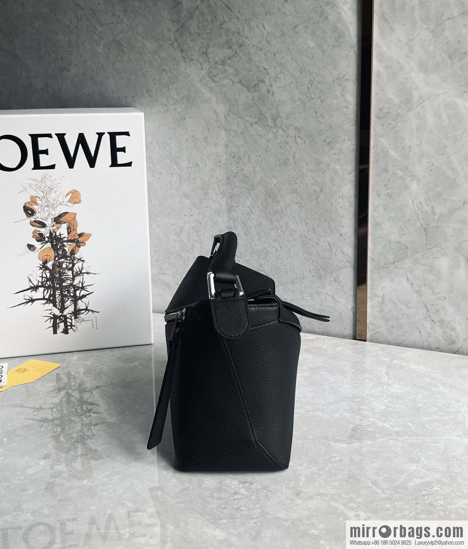LOEWE puzzle geometric bag 24cm 0681 black