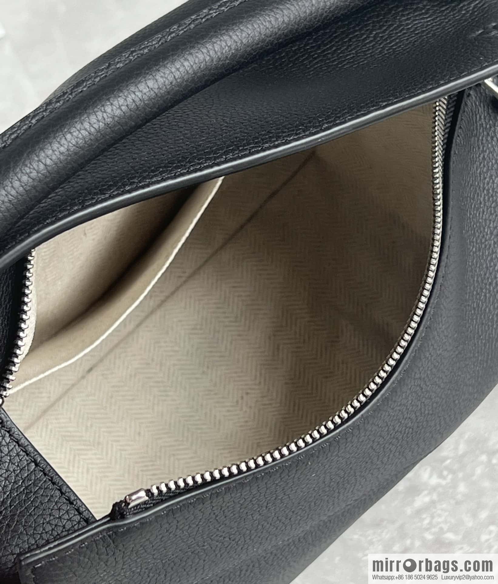LOEWE puzzle geometric bag 24cm 0681 black