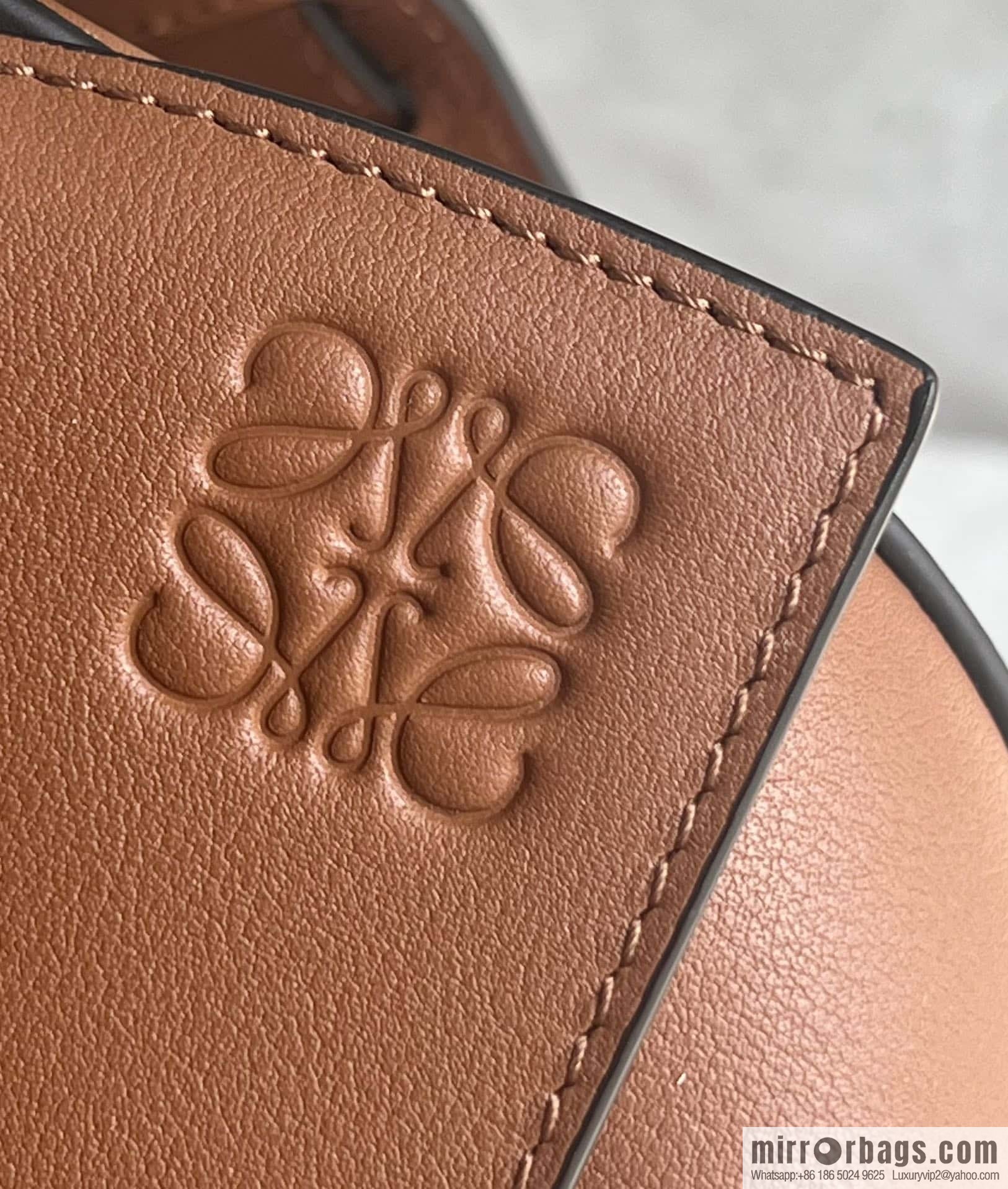 LOEWE puzzle 30CM 0533 caramel color