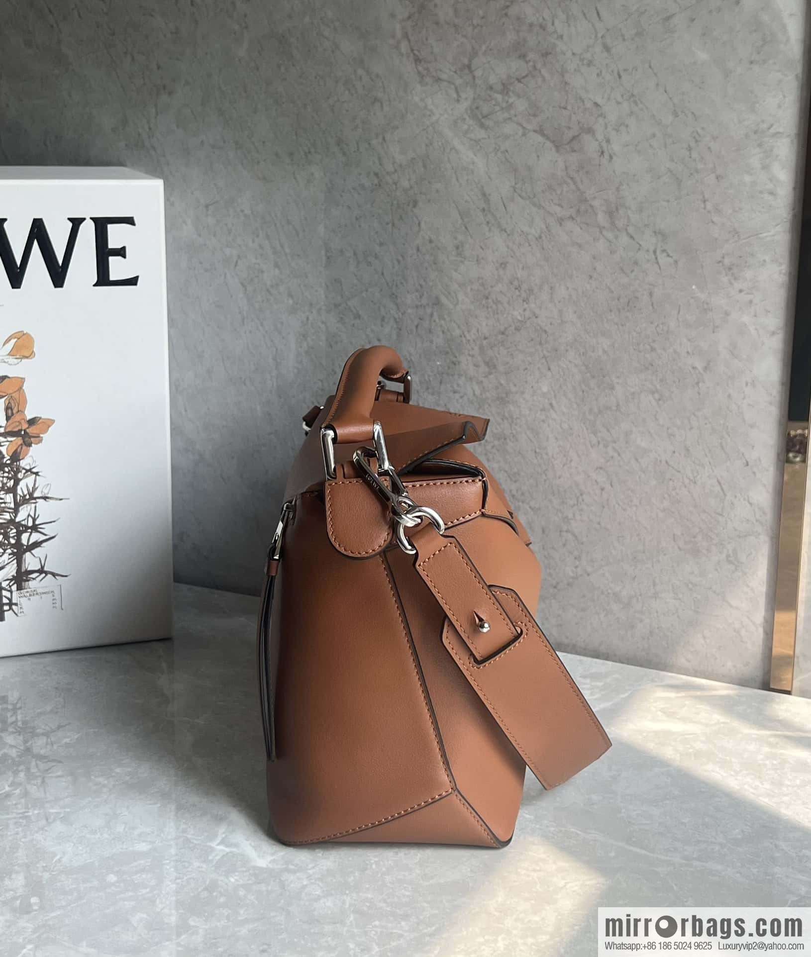 LOEWE puzzle 30CM 0533 caramel color