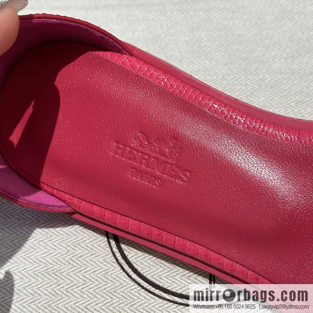 Hermès lizard leather new small sandals