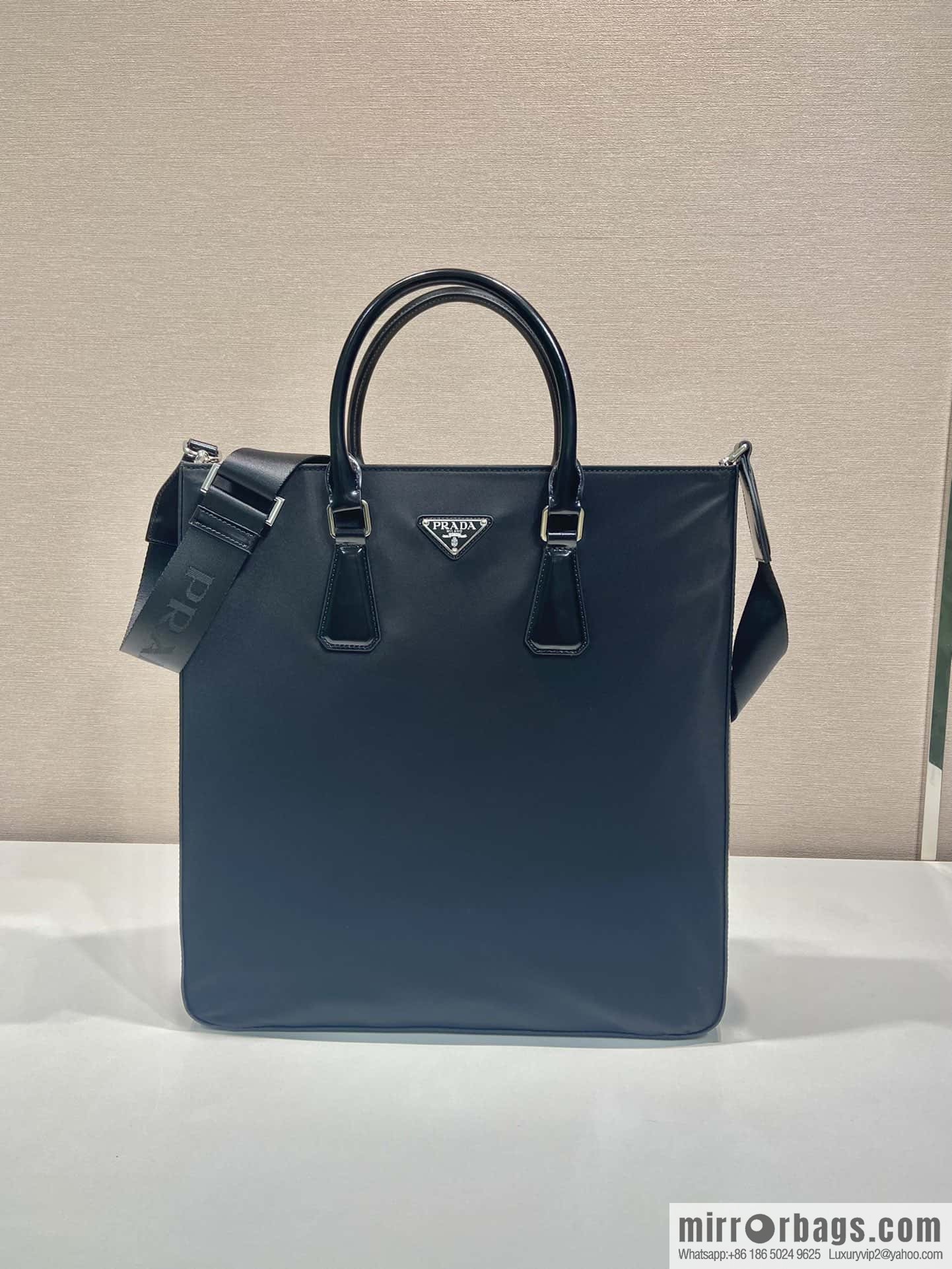Prada 🎉 new tote bag 🎉 2VG115