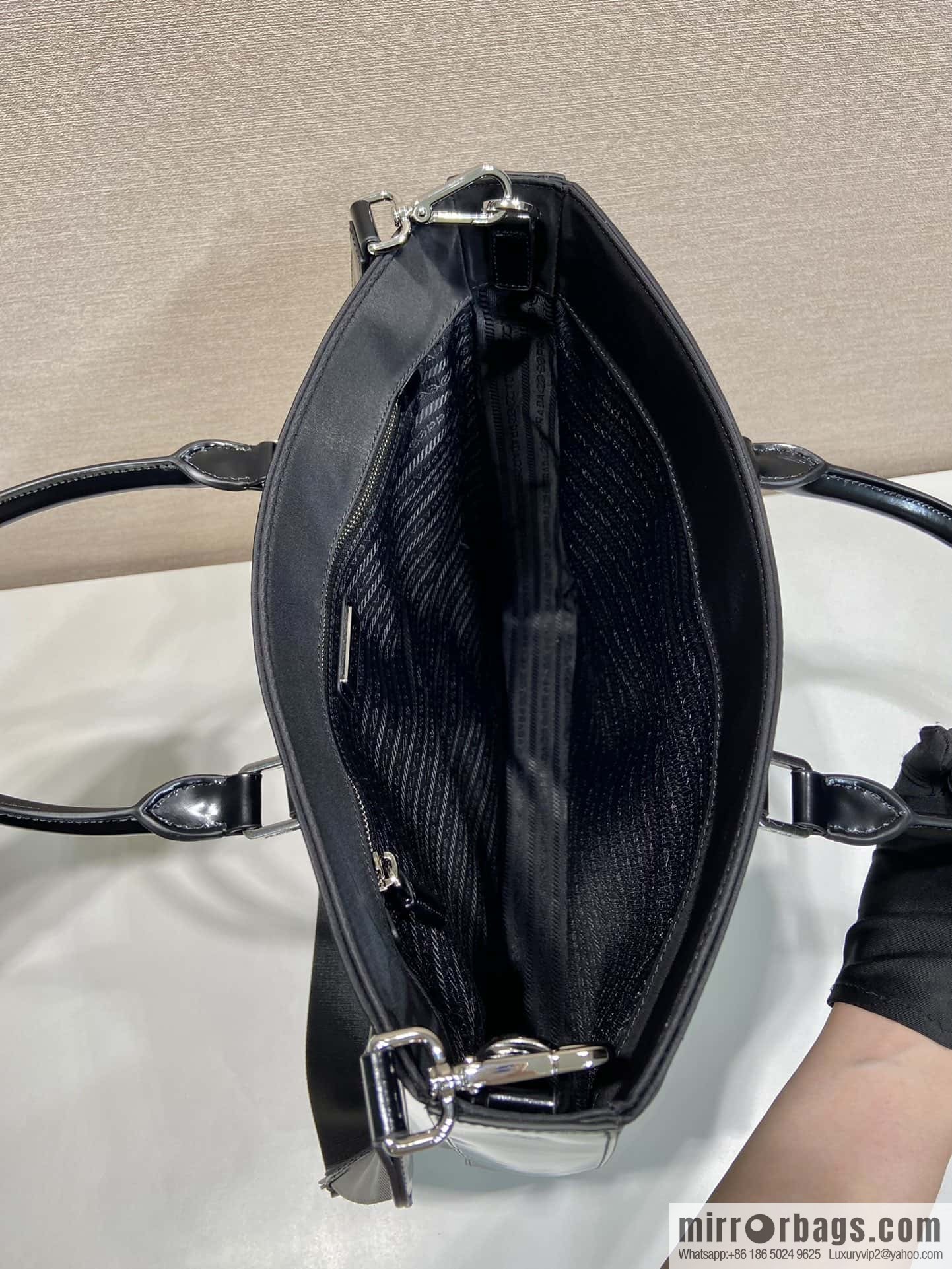 Prada 🎉 new tote bag 🎉 2VG115