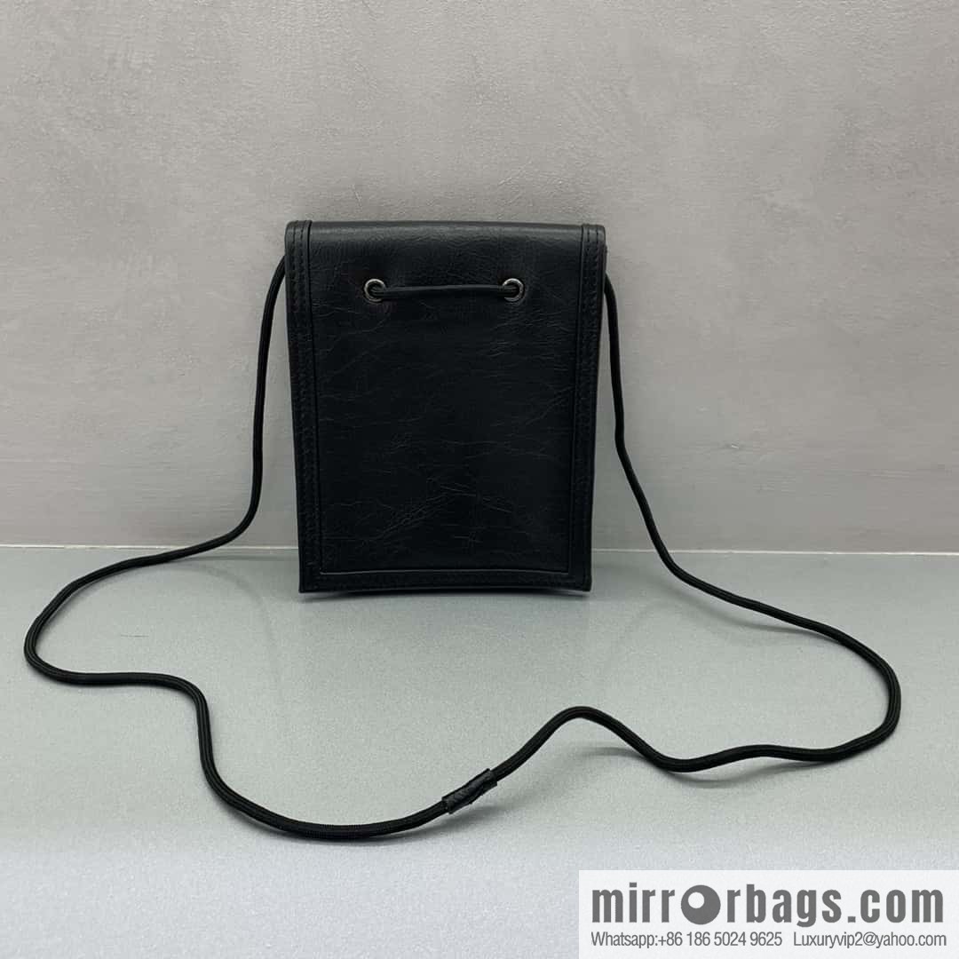 BALENCIAGA Balenciaga, imported pleated leather mobile phone bag.