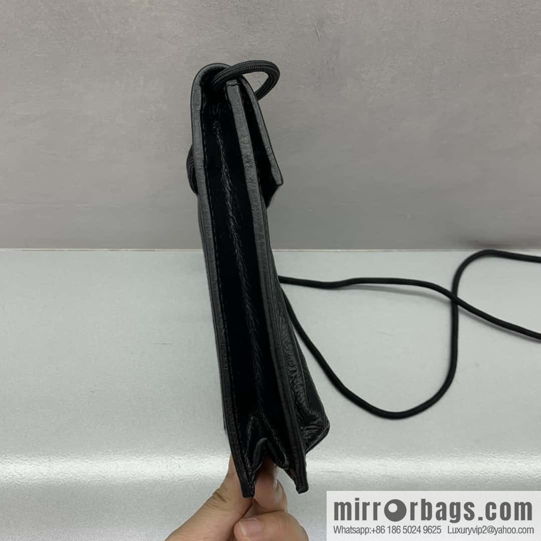 BALENCIAGA Balenciaga, imported pleated leather mobile phone bag.