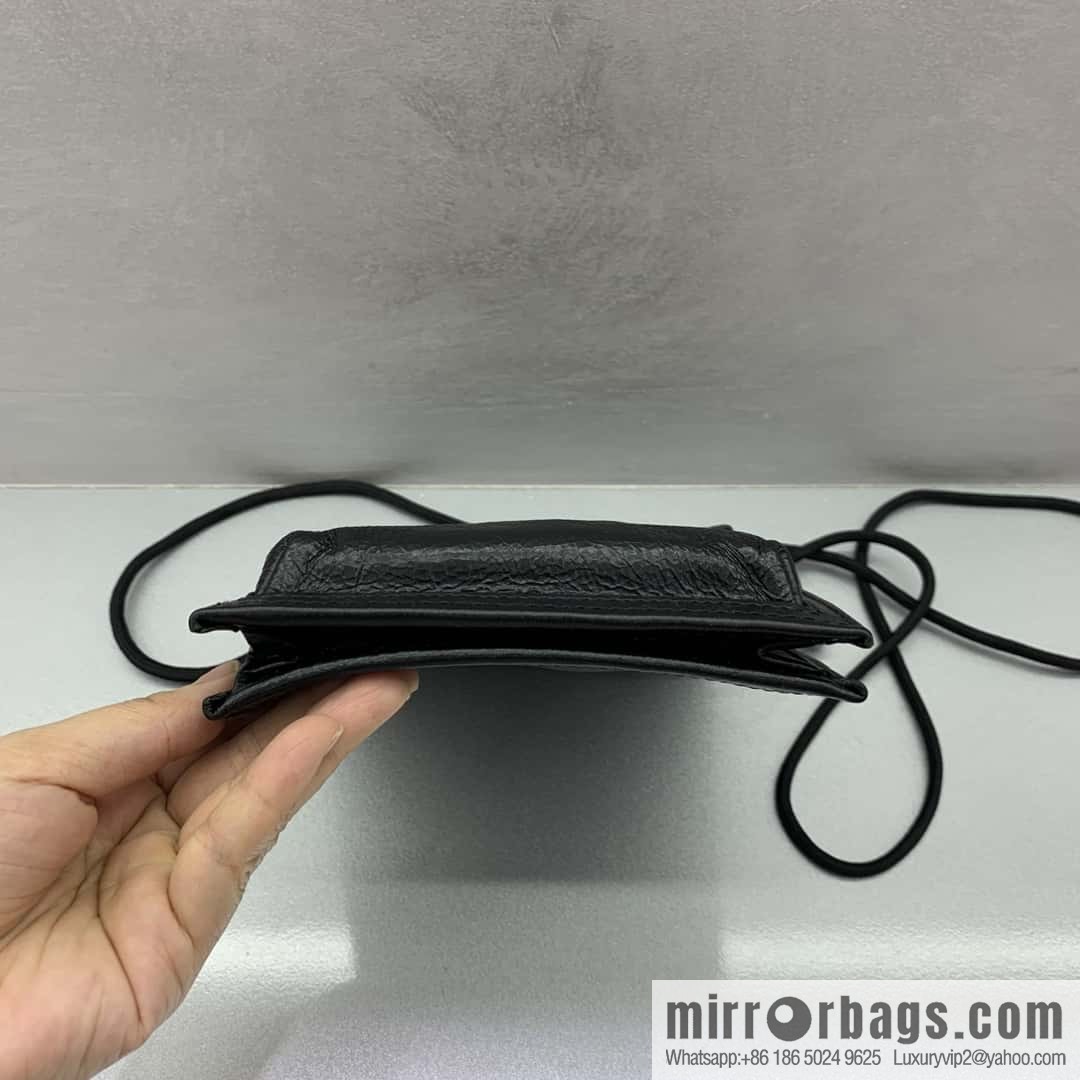 BALENCIAGA Balenciaga, imported pleated leather mobile phone bag.