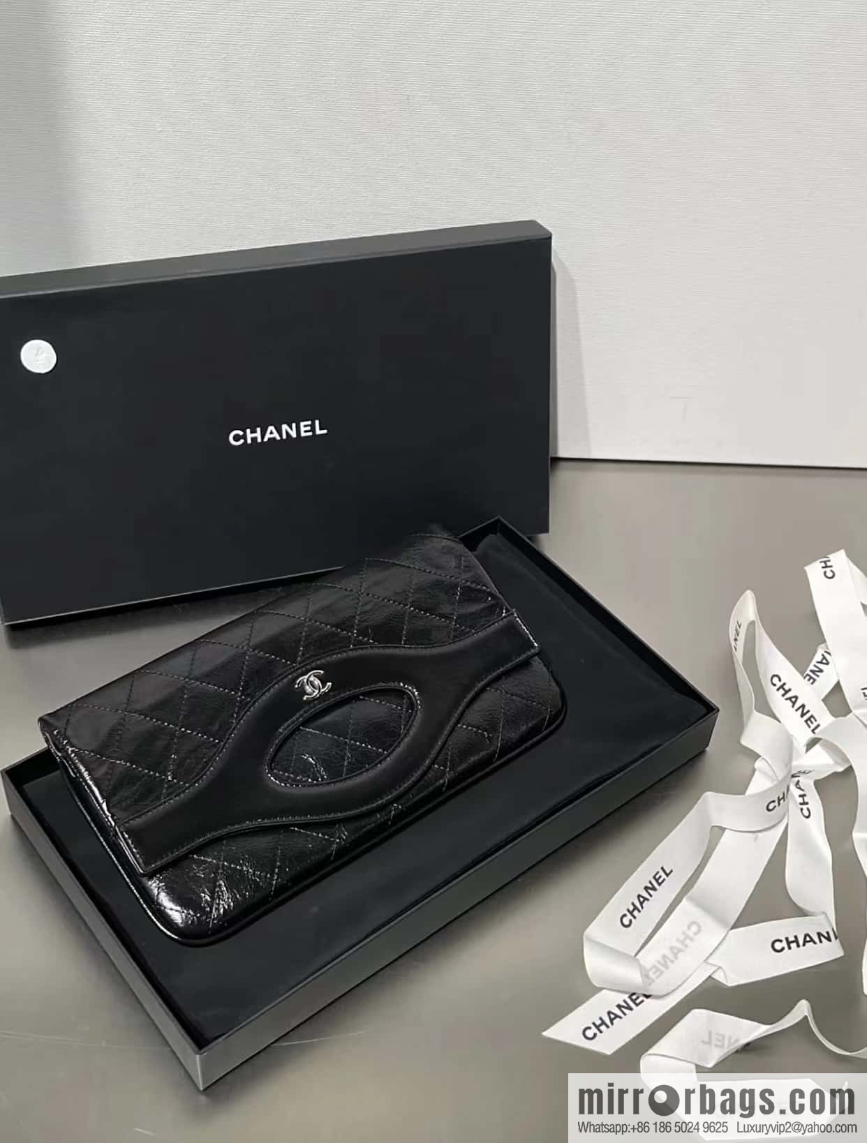 CHANEL Limited Edition Horizontal Folding 31bag AP3655