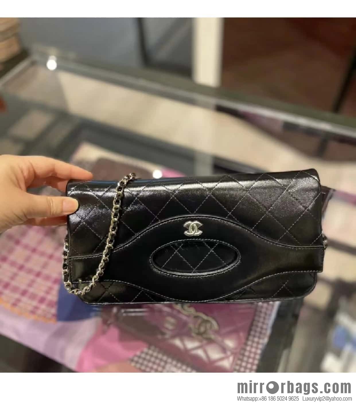CHANEL Limited Edition Horizontal Folding 31bag AP3655