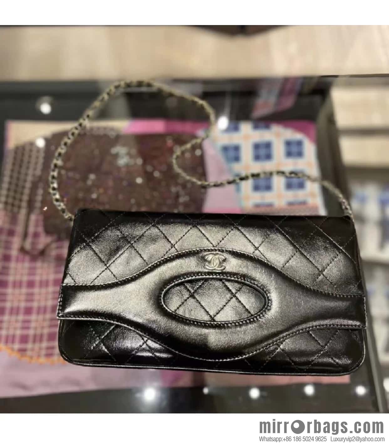 CHANEL Limited Edition Horizontal Folding 31bag AP3655