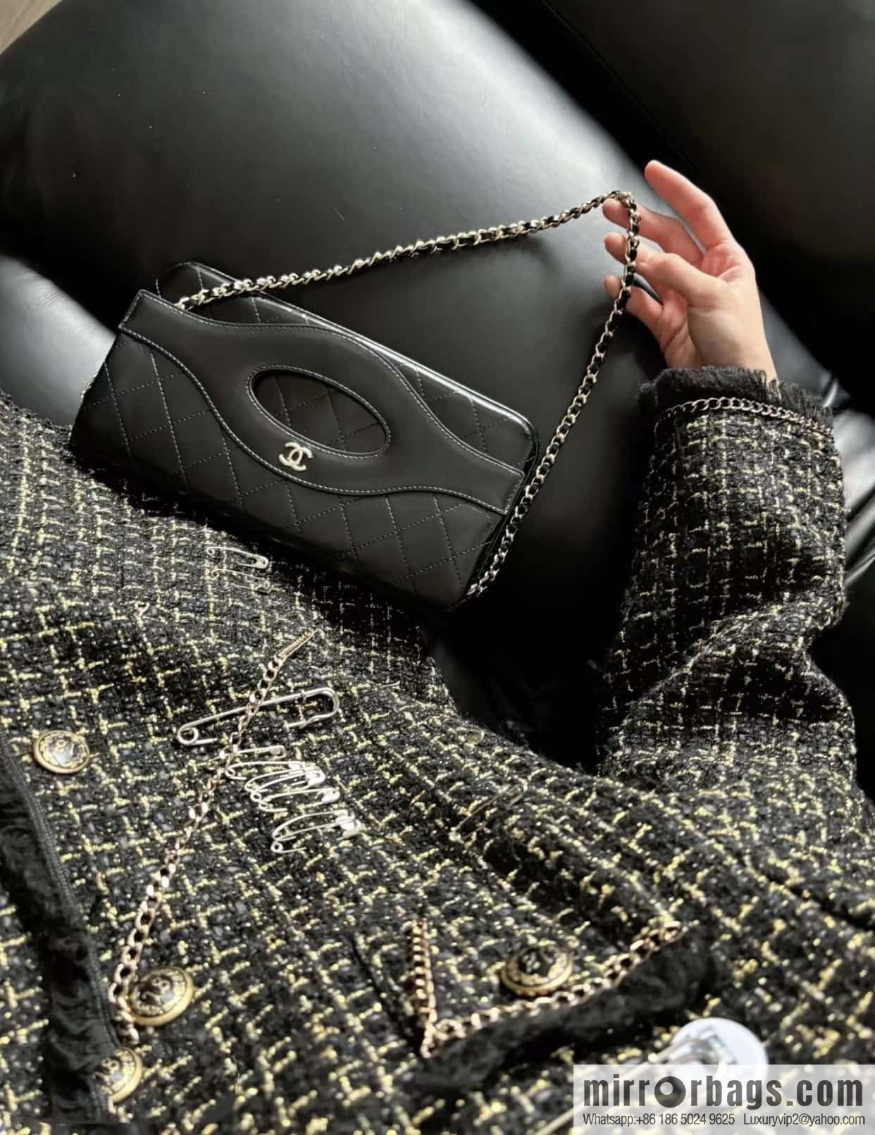 CHANEL Limited Edition Horizontal Folding 31bag AP3655