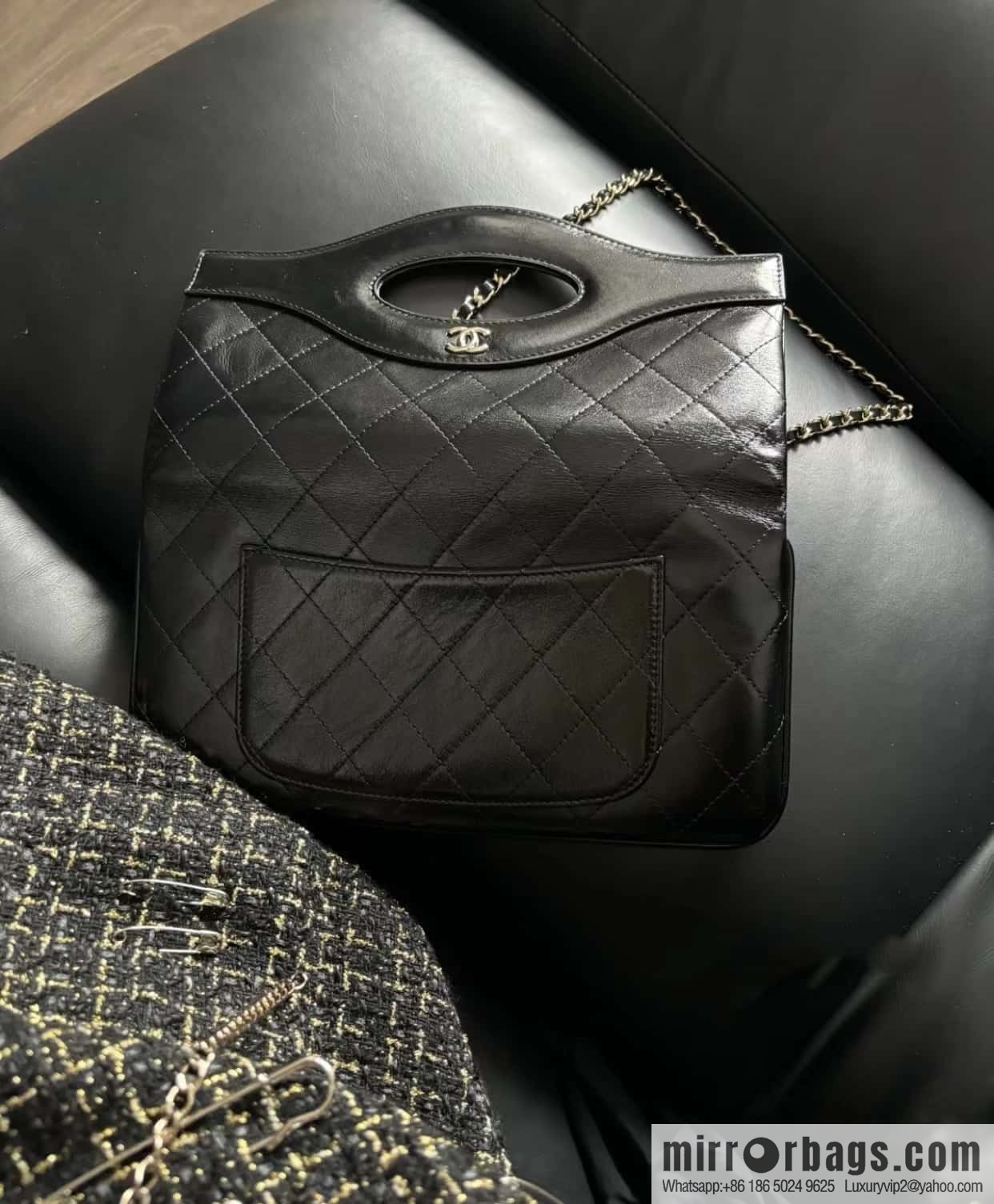 CHANEL Limited Edition Horizontal Folding 31bag AP3655