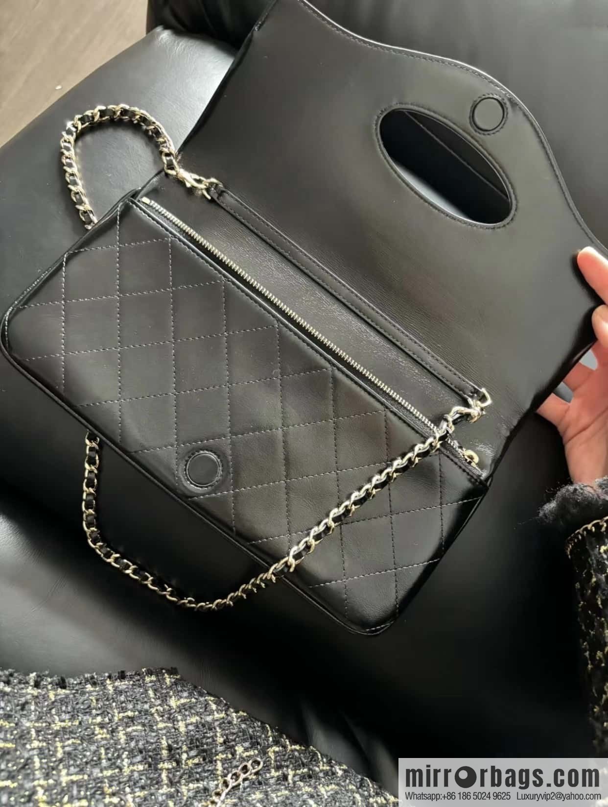 CHANEL Limited Edition Horizontal Folding 31bag AP3655
