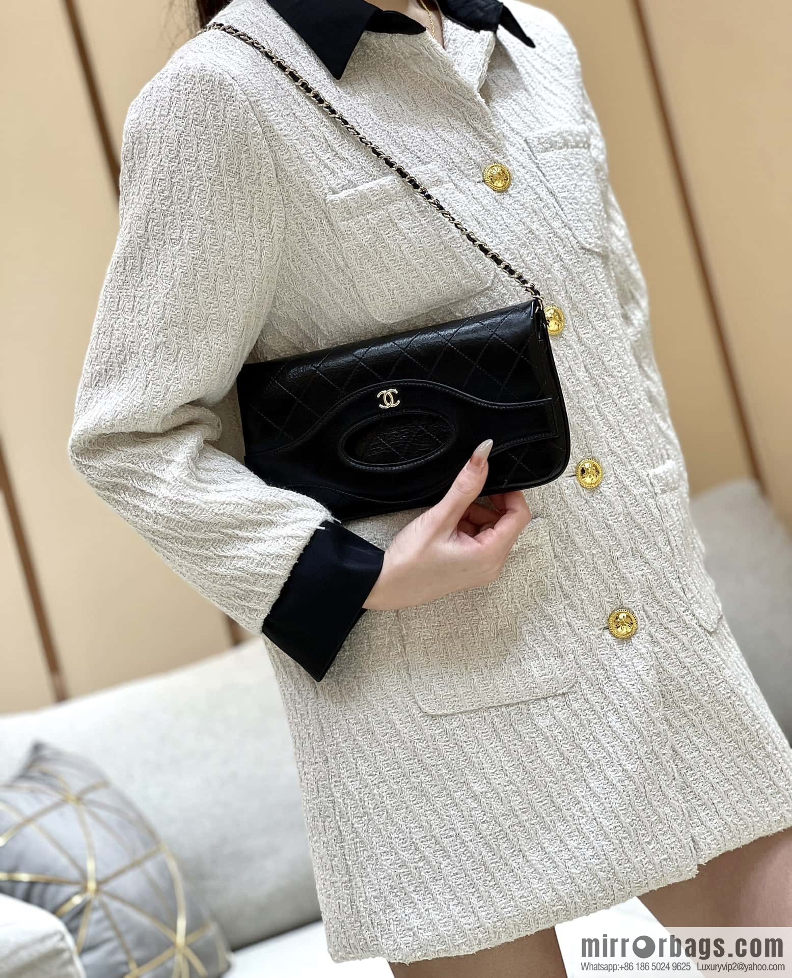 CHANEL Limited Edition Horizontal Folding 31bag AP3655