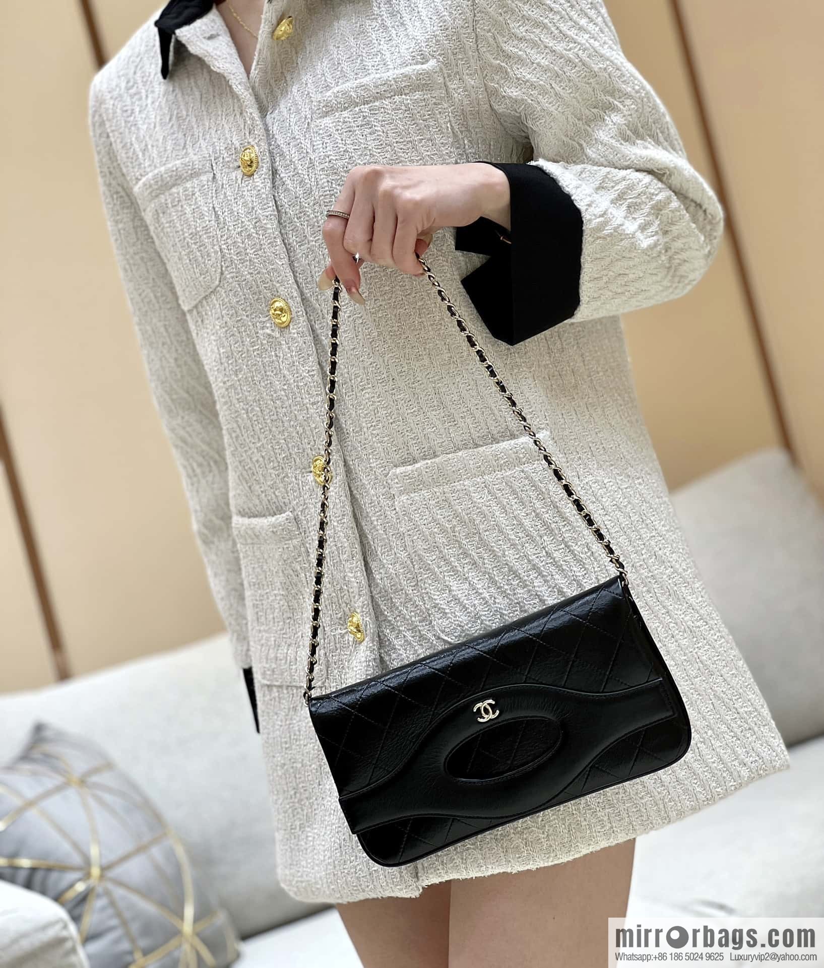 CHANEL Limited Edition Horizontal Folding 31bag AP3655