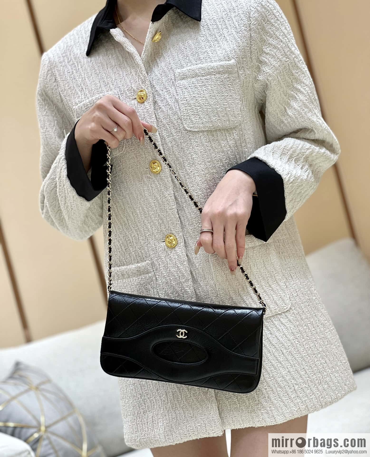 CHANEL Limited Edition Horizontal Folding 31bag AP3655