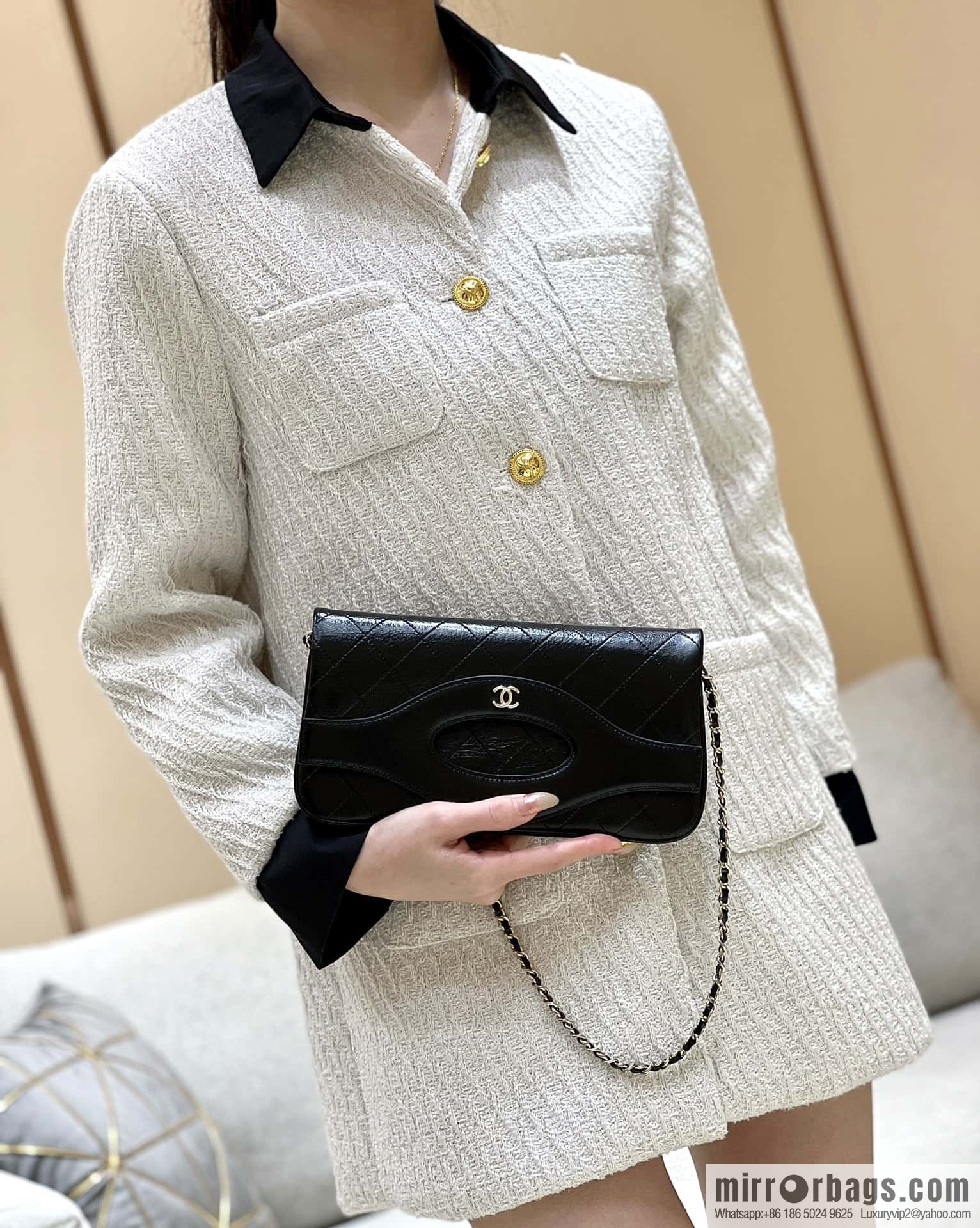 CHANEL Limited Edition Horizontal Folding 31bag AP3655