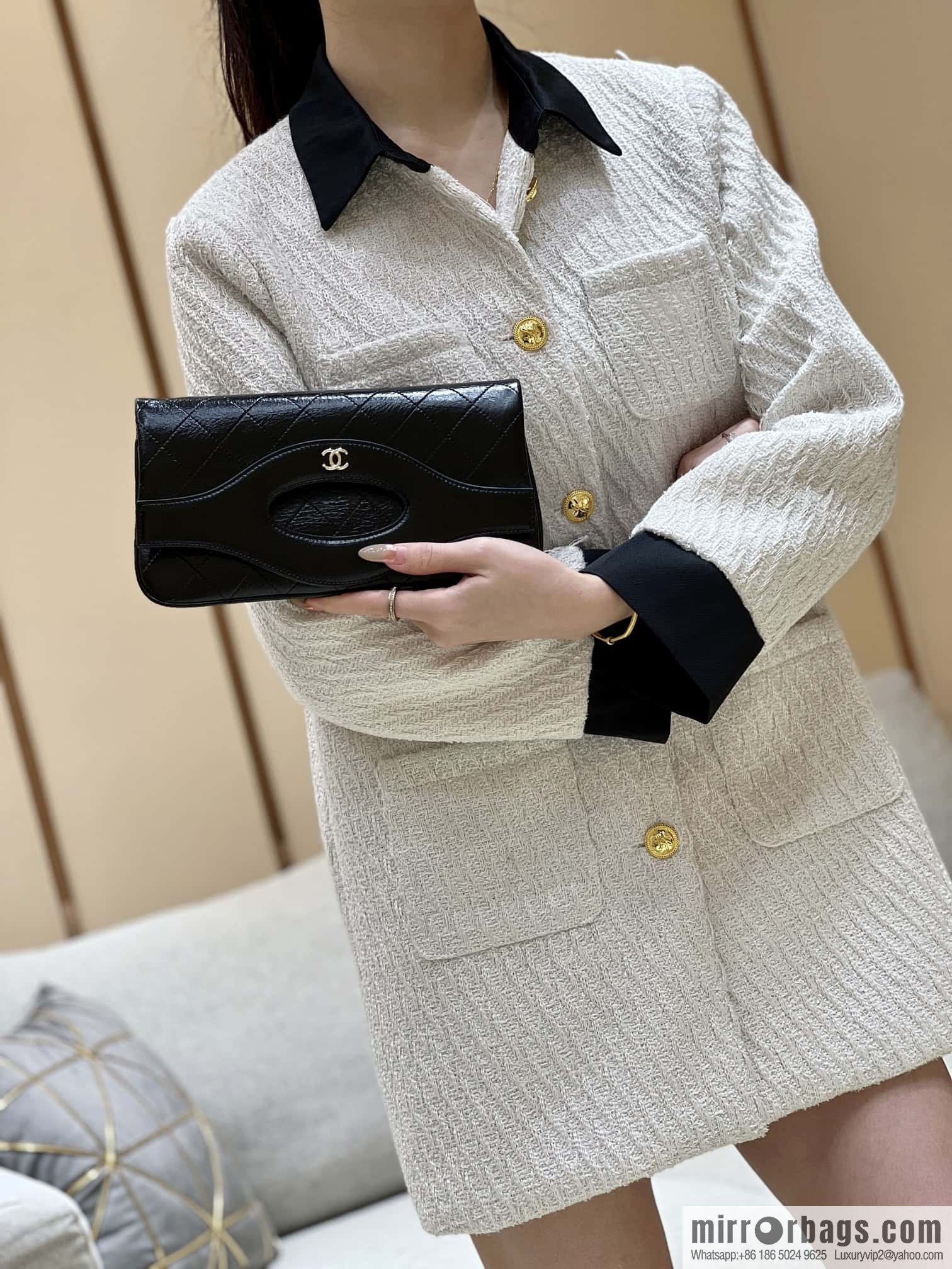 CHANEL Limited Edition Horizontal Folding 31bag AP3655