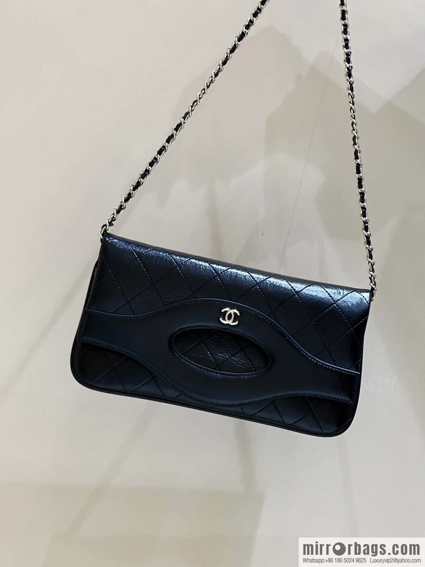 CHANEL Limited Edition Horizontal Folding 31bag AP3655