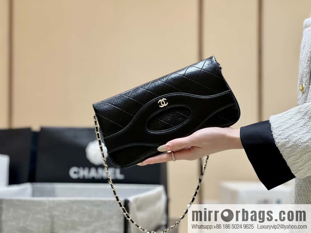 CHANEL Limited Edition Horizontal Folding 31bag AP3655