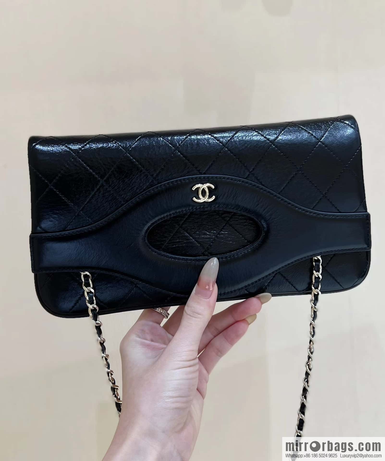 CHANEL Limited Edition Horizontal Folding 31bag AP3655